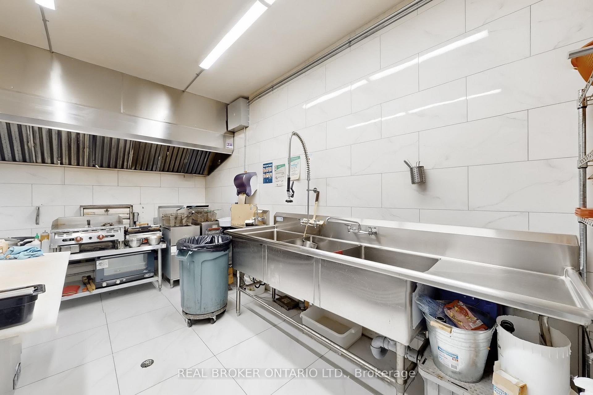 85 John Street Unit C - Commercial photo 17 of 31 in Hamilton, Ontario