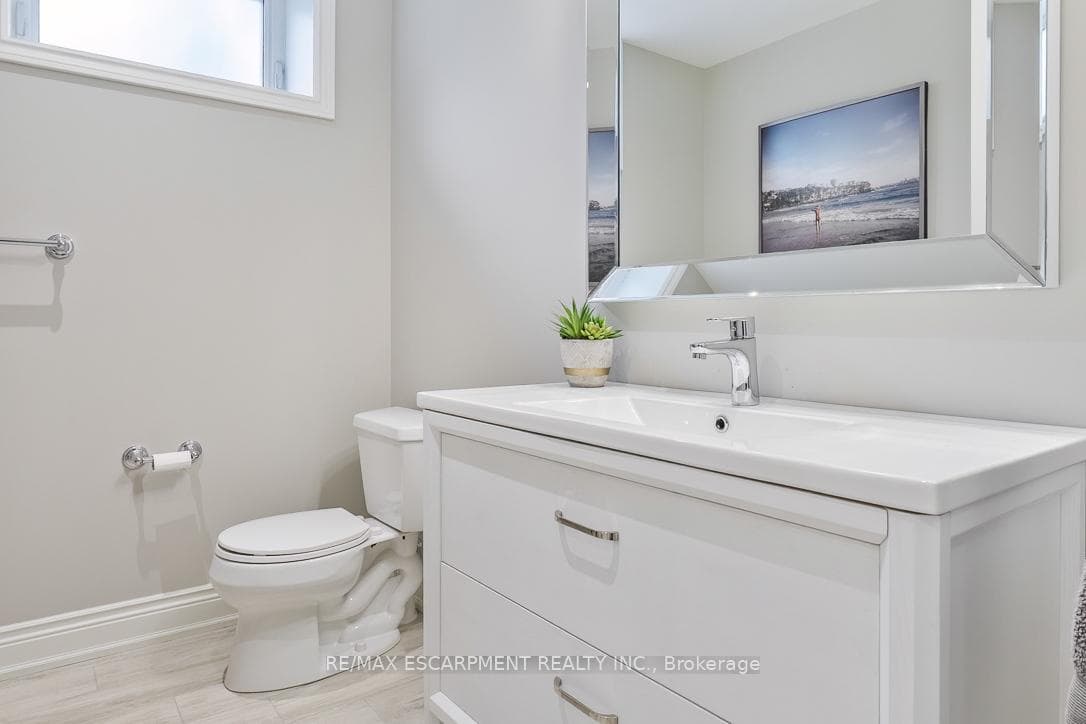 511 Chamberlain Lane - Detached photo 41 of 50 in Oakville, Ontario