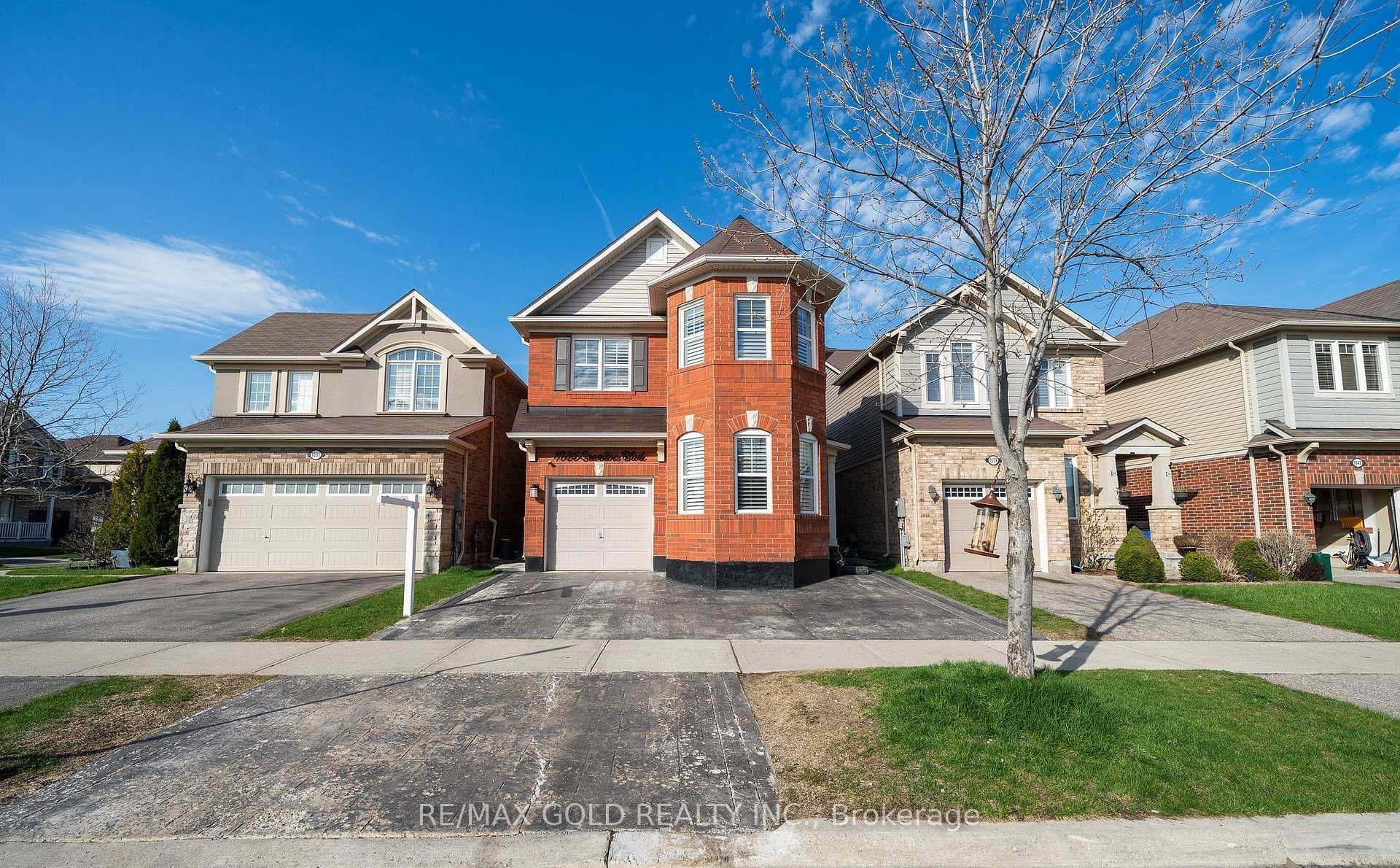 1035 SAVOLINE Boulevard - Detached photo 2 of 44 in Milton, Ontario