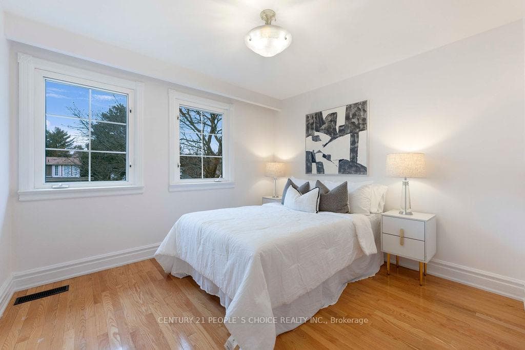 2250 Kenbarb Road - Detached photo 21 of 49 in Mississauga, Ontario