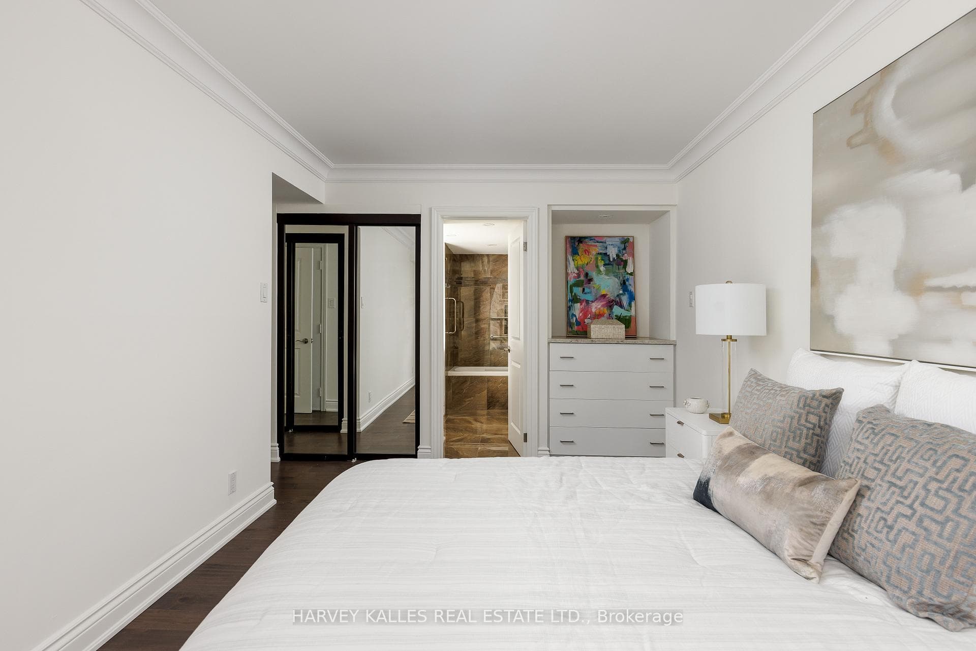 447 Walmer Road Unit 307 - Condo photo 20 of 28 in Forest Hill / Deer Park, Ontario