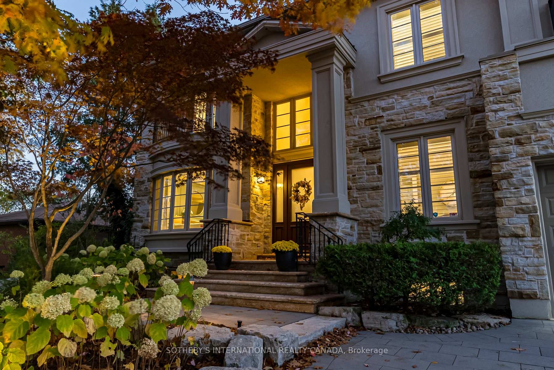 172 Boxley Road - Detached photo 2 of 49 in Burlington, Ontario