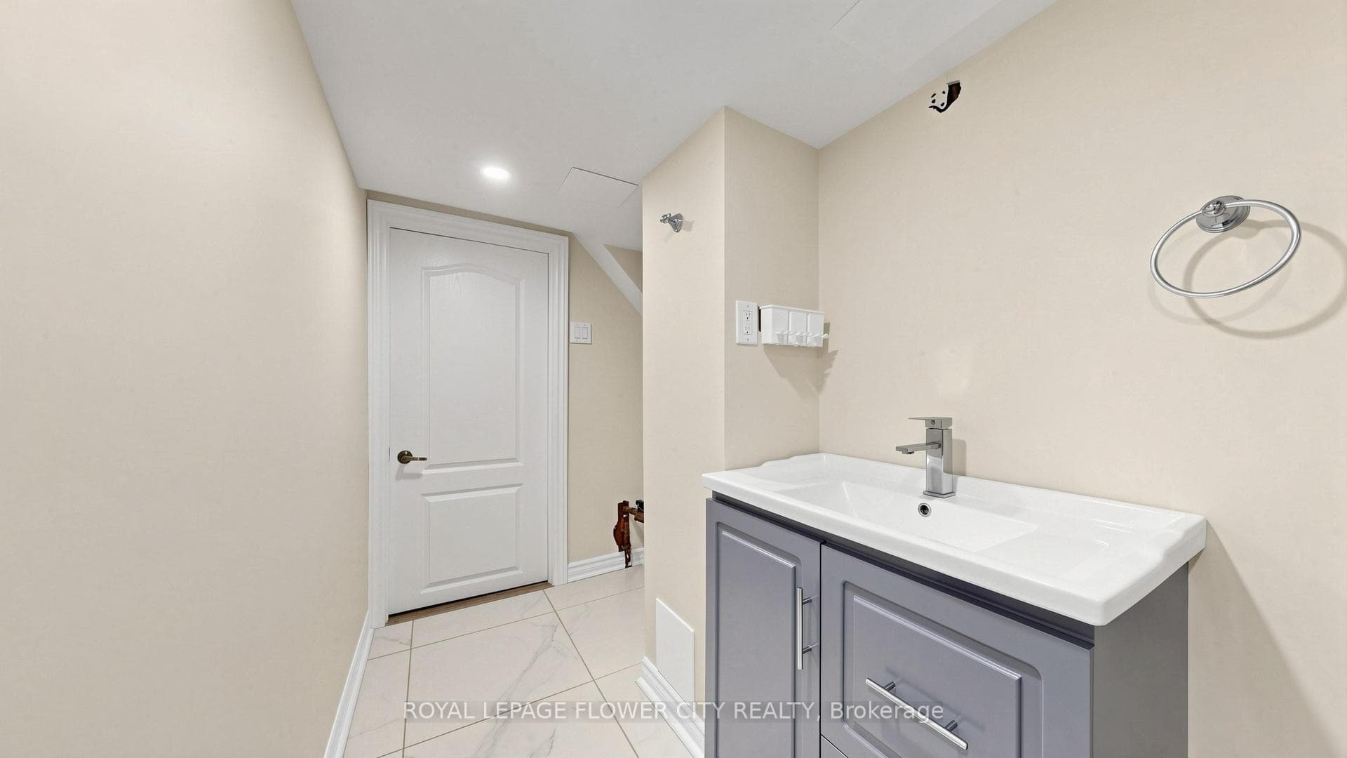 307 Royal Salisbury Way - Semi-Detached photo 41 of 48 in Brampton, Ontario