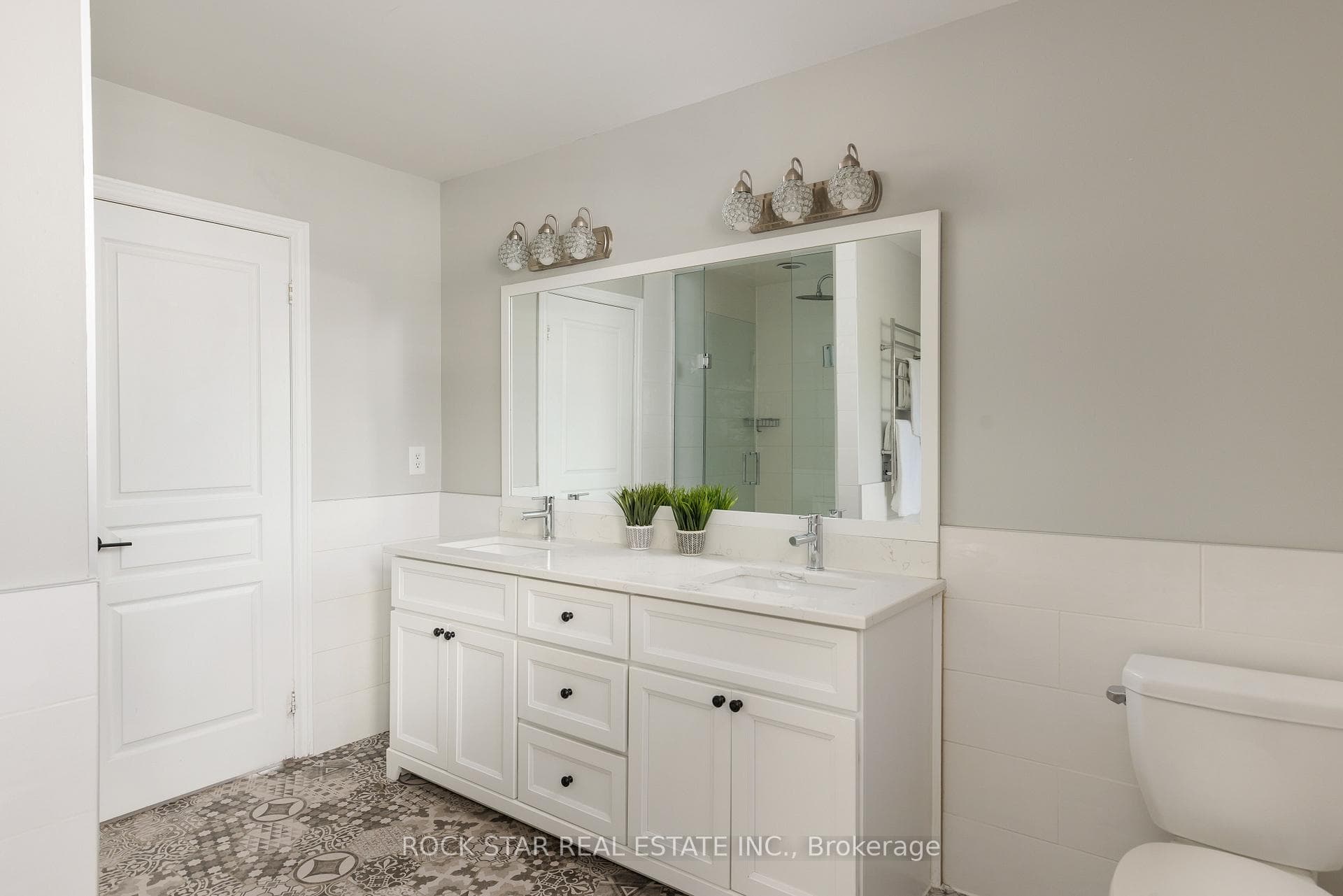 2277 Blue Oak Circle - Detached photo 31 of 46 in Oakville, Ontario