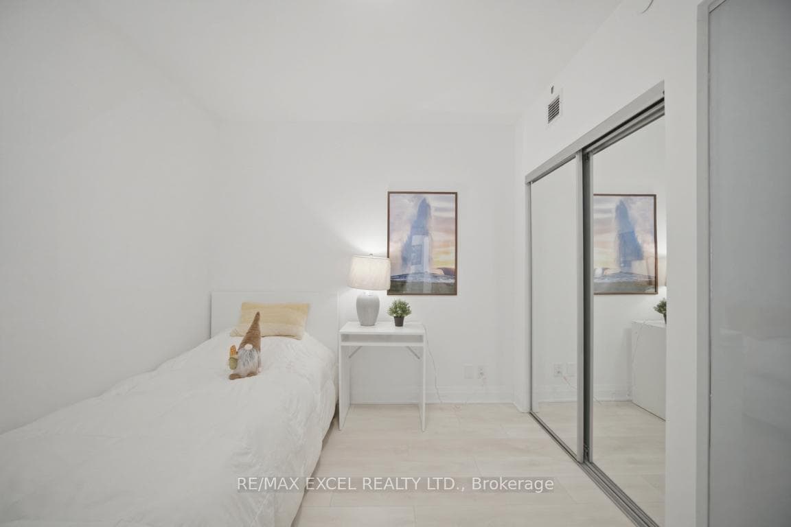 33 Frederick Todd Way Unit 303 - Condo photo 29 of 49 in Flemingdon Park / Don Mills, Ontario