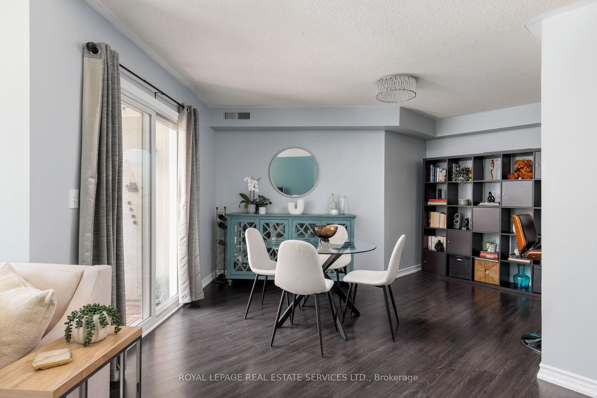 75 Bristol Road Unit 174 - Condo photo 5 of 22 in Mississauga, Ontario
