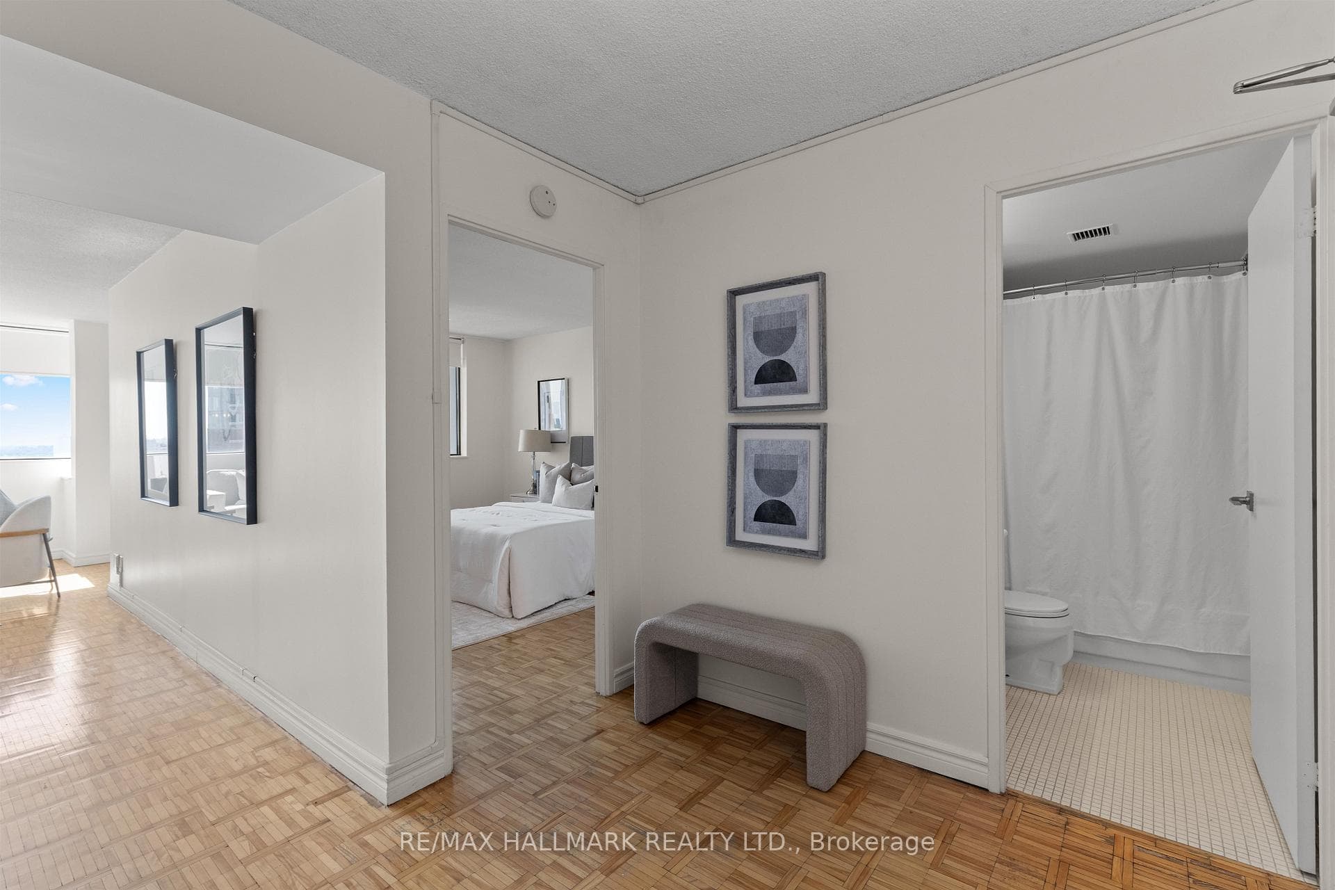 914 Yonge Street Unit 1506 - Condo photo 5 of 26 in Annex / Yorkville / Summerhill, Ontario