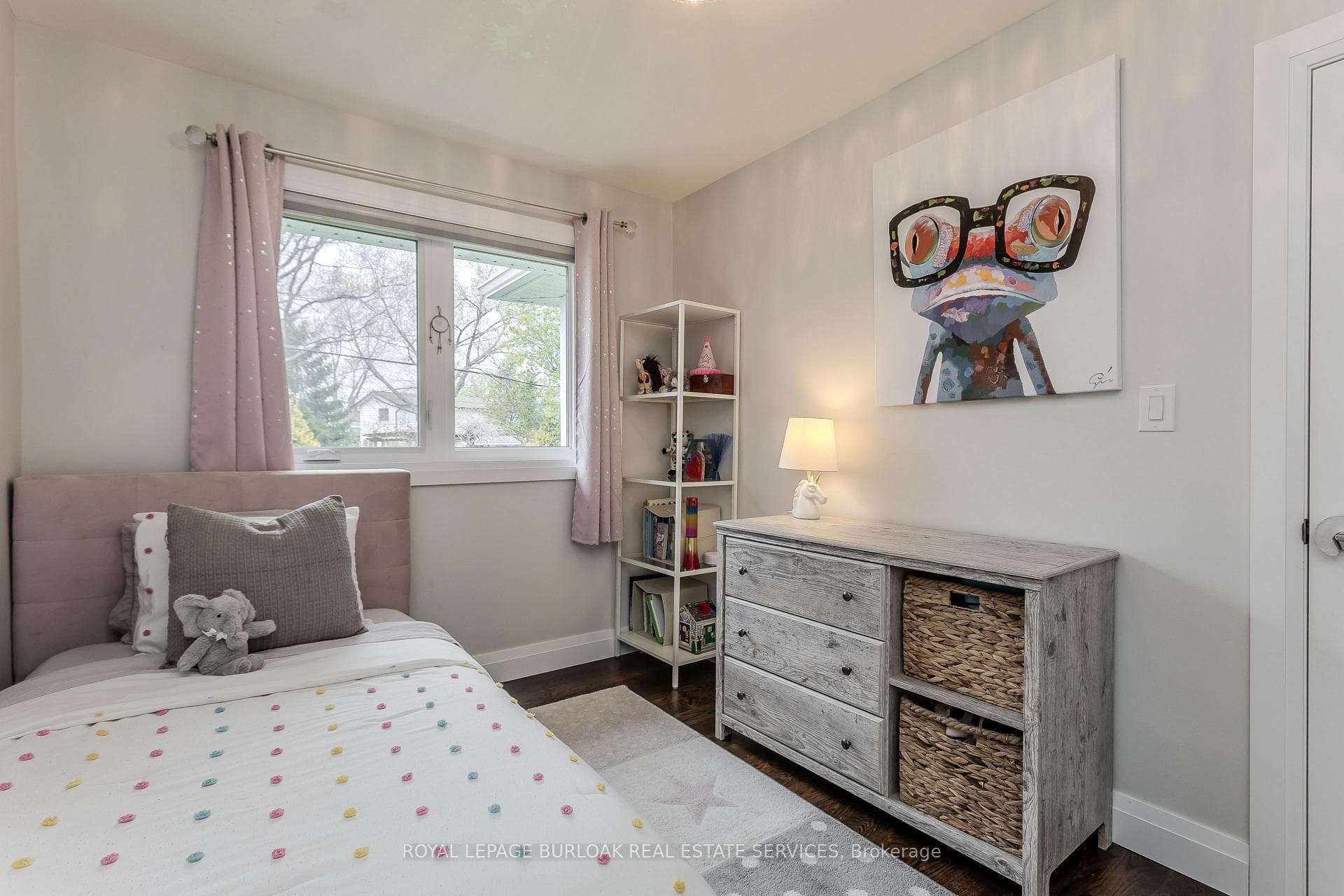 5411 Cornwall Crescent - Detached photo 16 of 34 in Burlington, Ontario