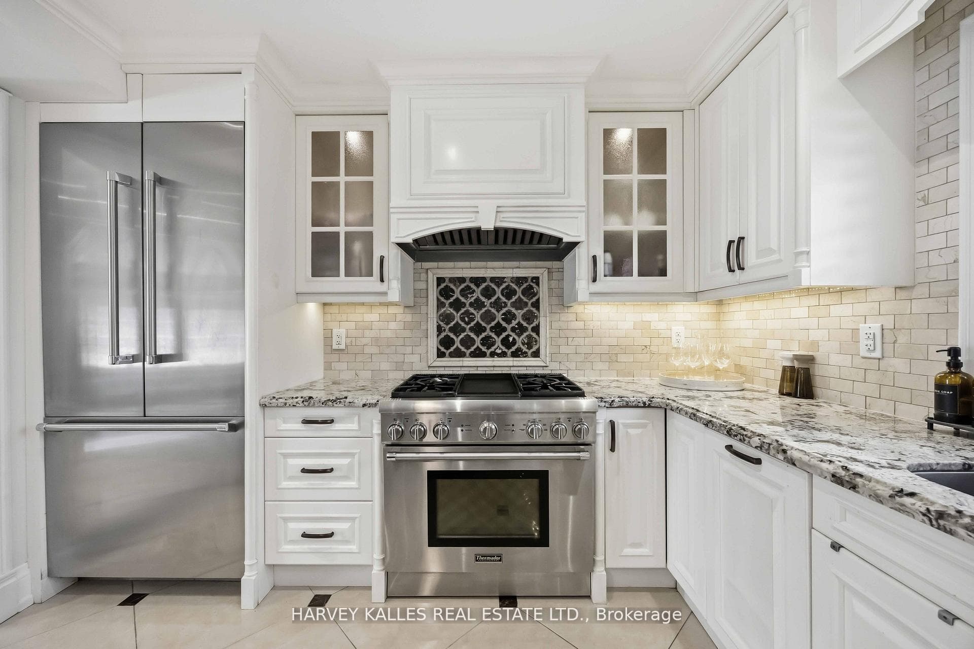 27 Ashley Park Road - Detached photo 13 of 49 in Etobicoke (Islington / Rexdale), Ontario
