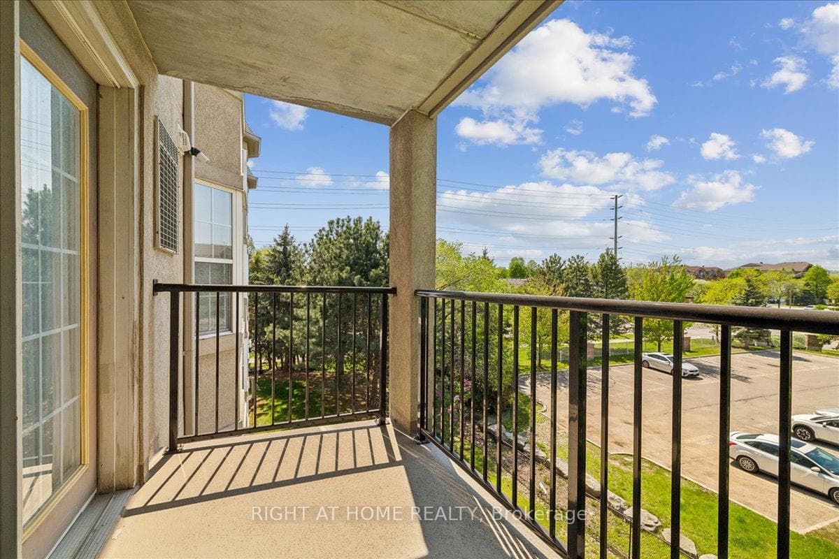1451 Walker's Line Unit Unit # 312 - Condo photo 18 of 47 in Burlington, Ontario