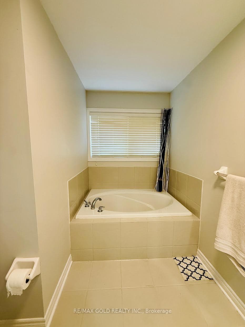 60 Swales Crescent - Detached photo 14 of 24 in Brampton, Ontario