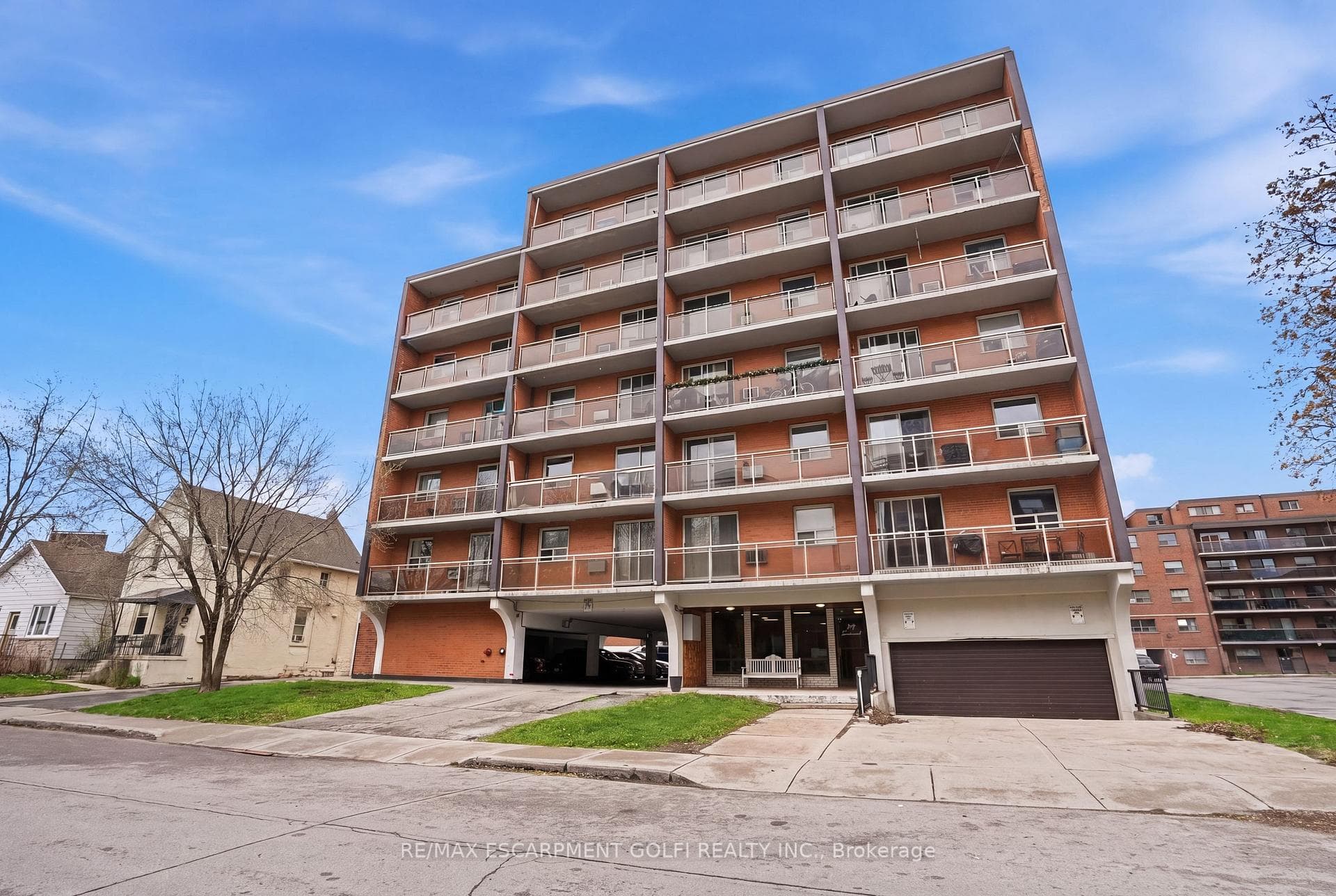 30 Summit Avenue Unit 303 - Condo photo 2 of 28 in Hamilton, Ontario