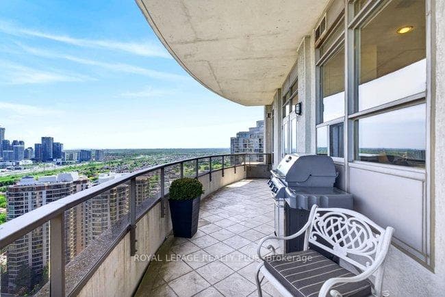 35 Kingsbridge Garden Circle Unit TPH4 - Condo photo 37 of 50 in Mississauga, Ontario