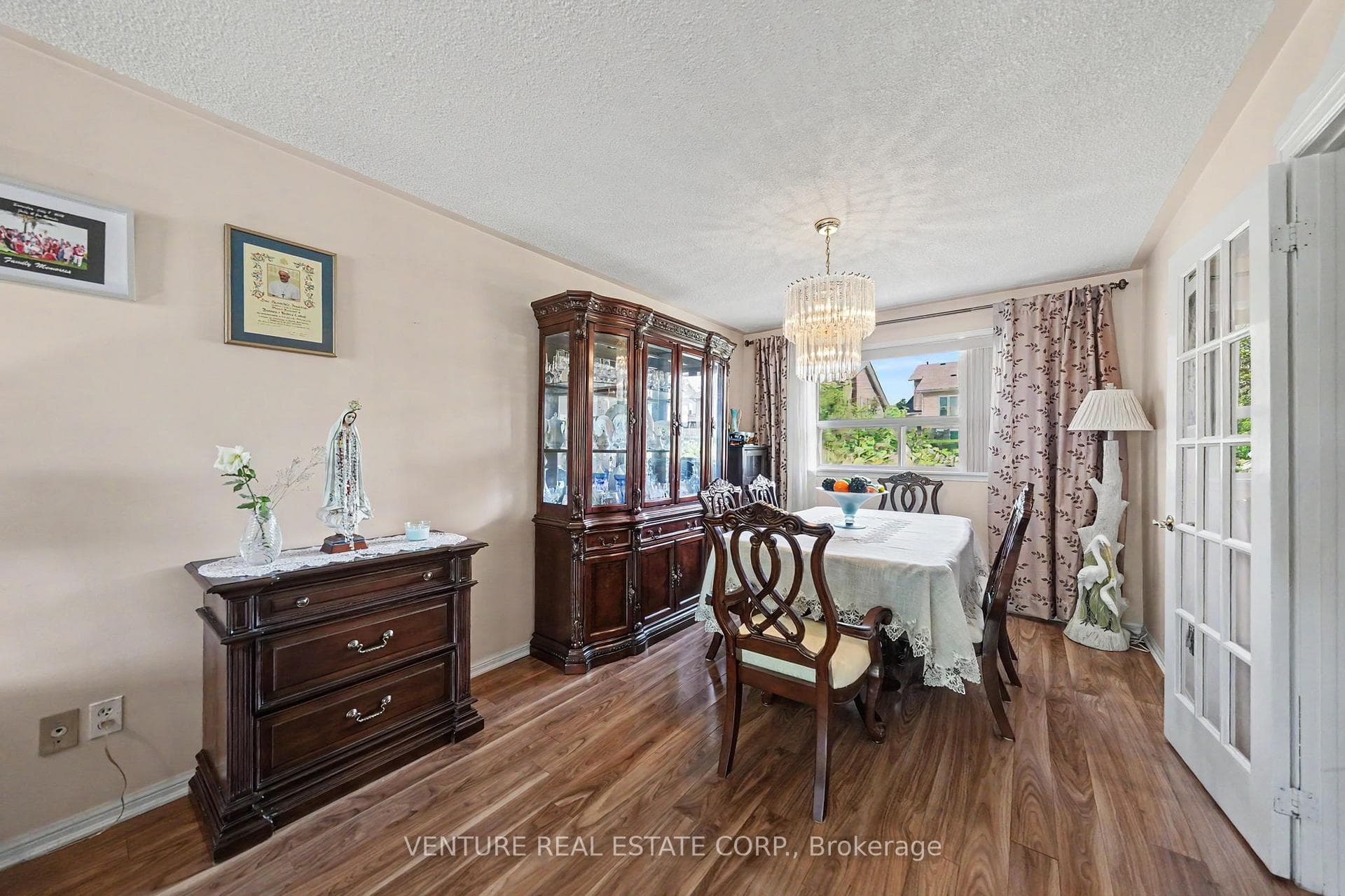 346 Centre Street - Detached photo 15 of 50 in Brampton, Ontario
