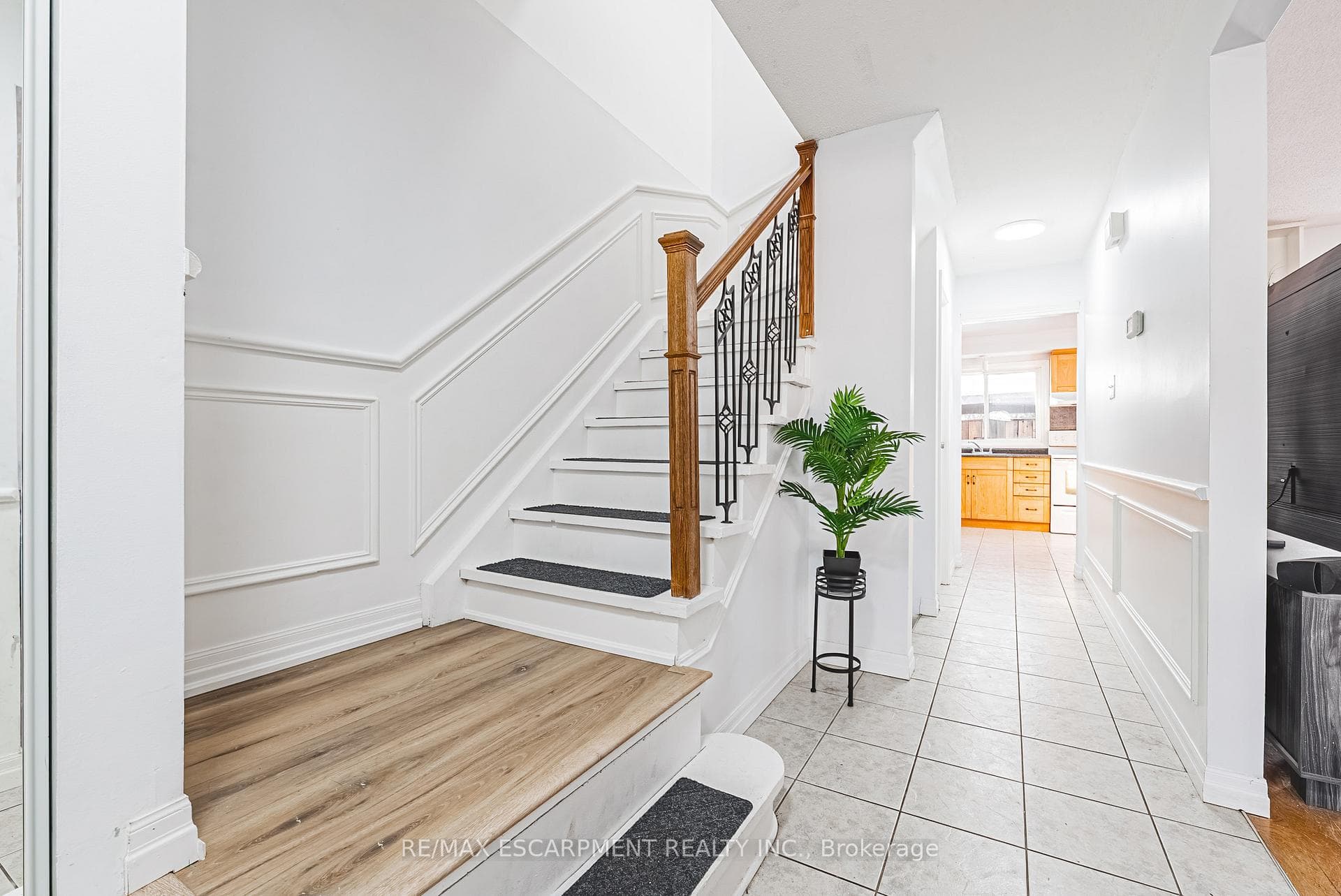 2220 UPPER MIDDLE Road Unit 4 - home for sale in Burlington, Ontario