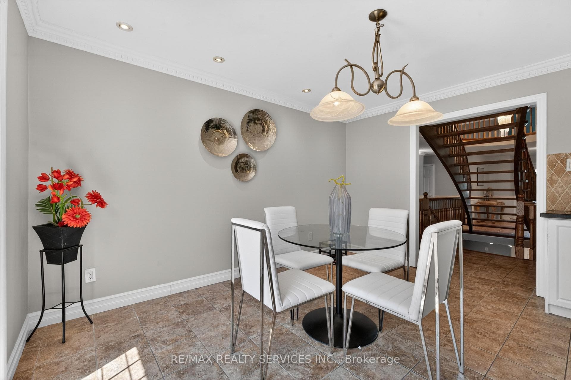 2069 Schoolmaster Circle - Detached photo 26 of 49 in Oakville, Ontario