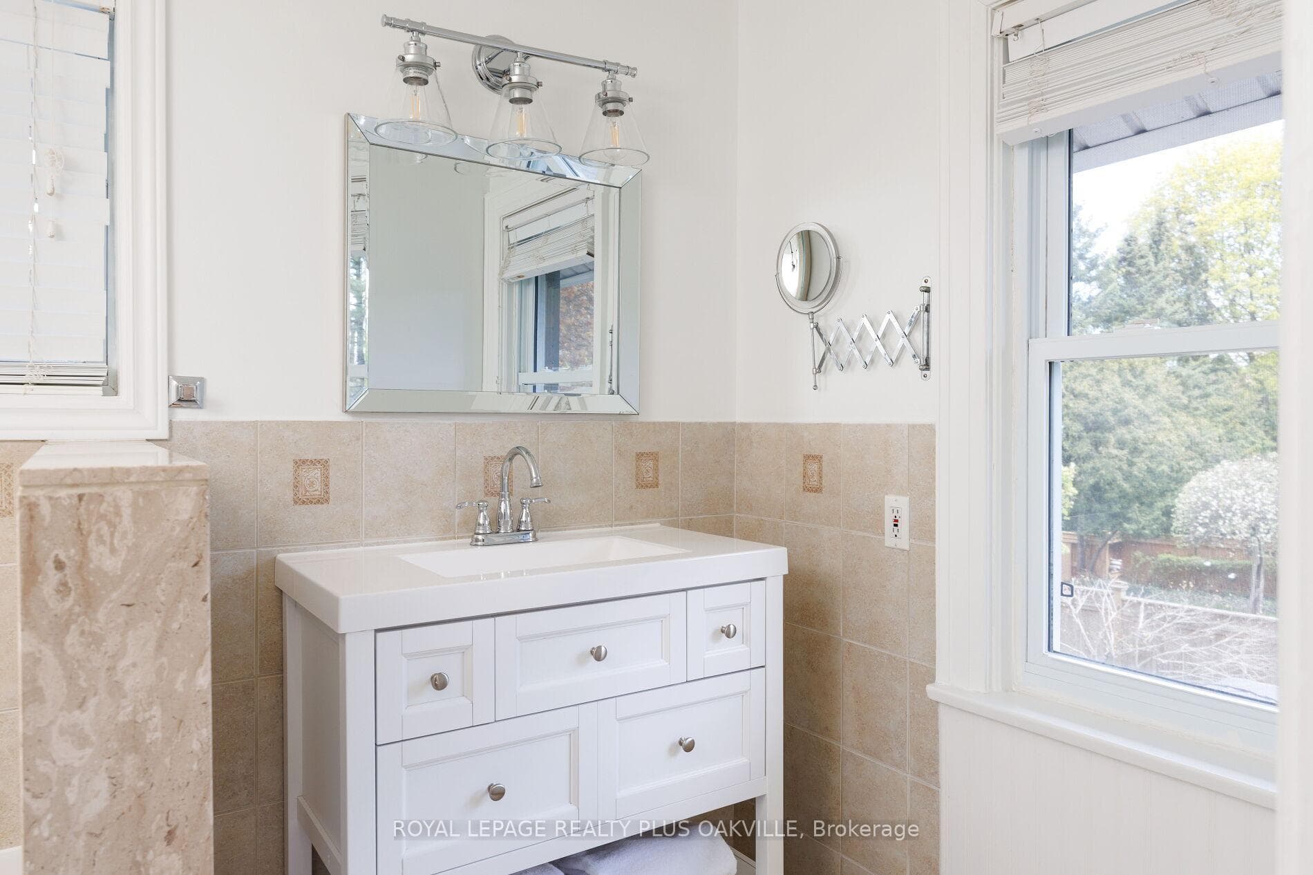 373 Rossmore Boulevard - Detached photo 27 of 50 in Burlington, Ontario
