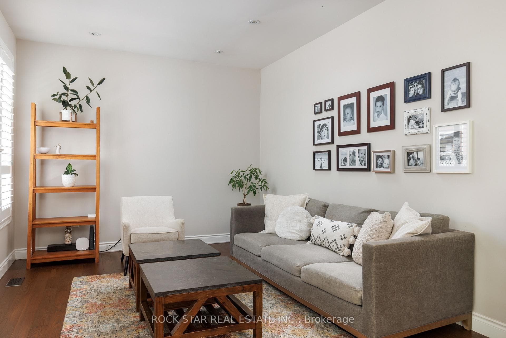 2277 Blue Oak Circle - Detached photo 4 of 46 in Oakville, Ontario