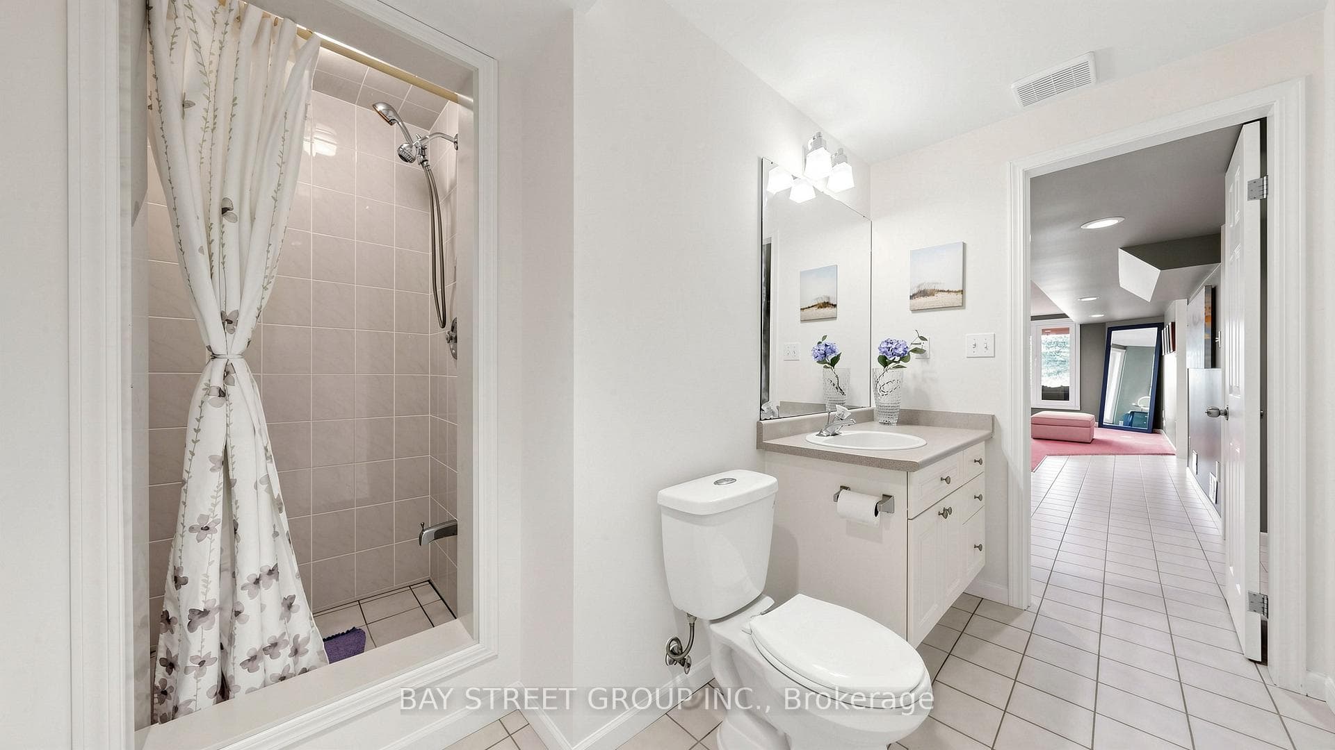 1742 Sir Monty's Drive - Detached photo 37 of 43 in Mississauga, Ontario