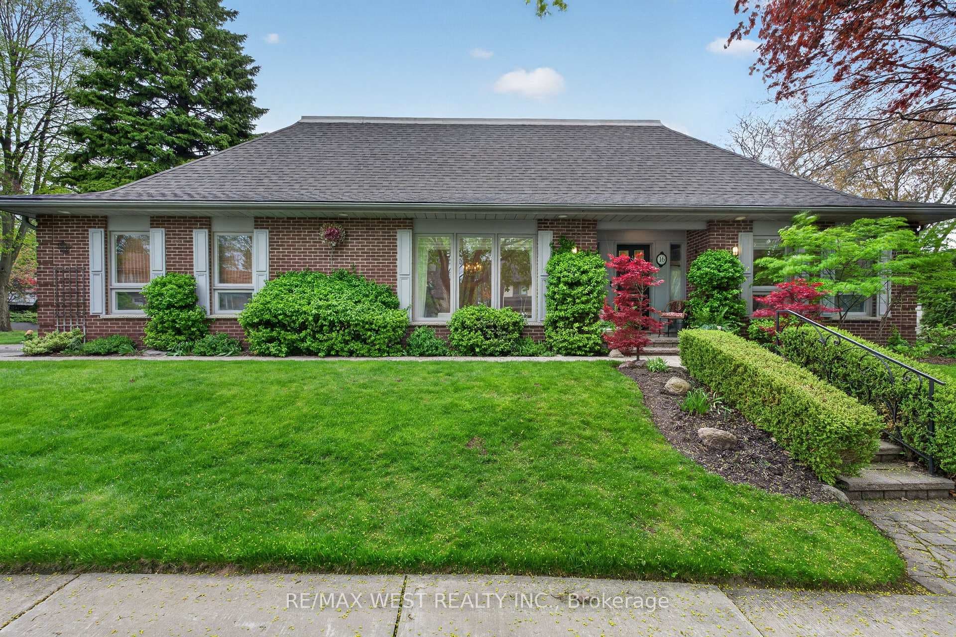 16 Caravan Drive - Detached photo 1 of 49 in Don Mills / Parkwoods / Victoria Village, Ontario