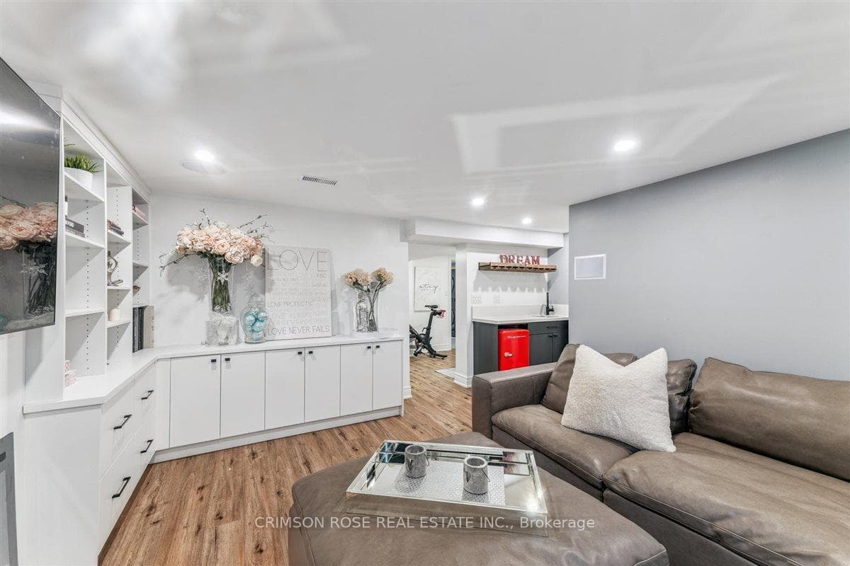 89 Holyrood Avenue - Detached photo 25 of 34 in Oakville, Ontario