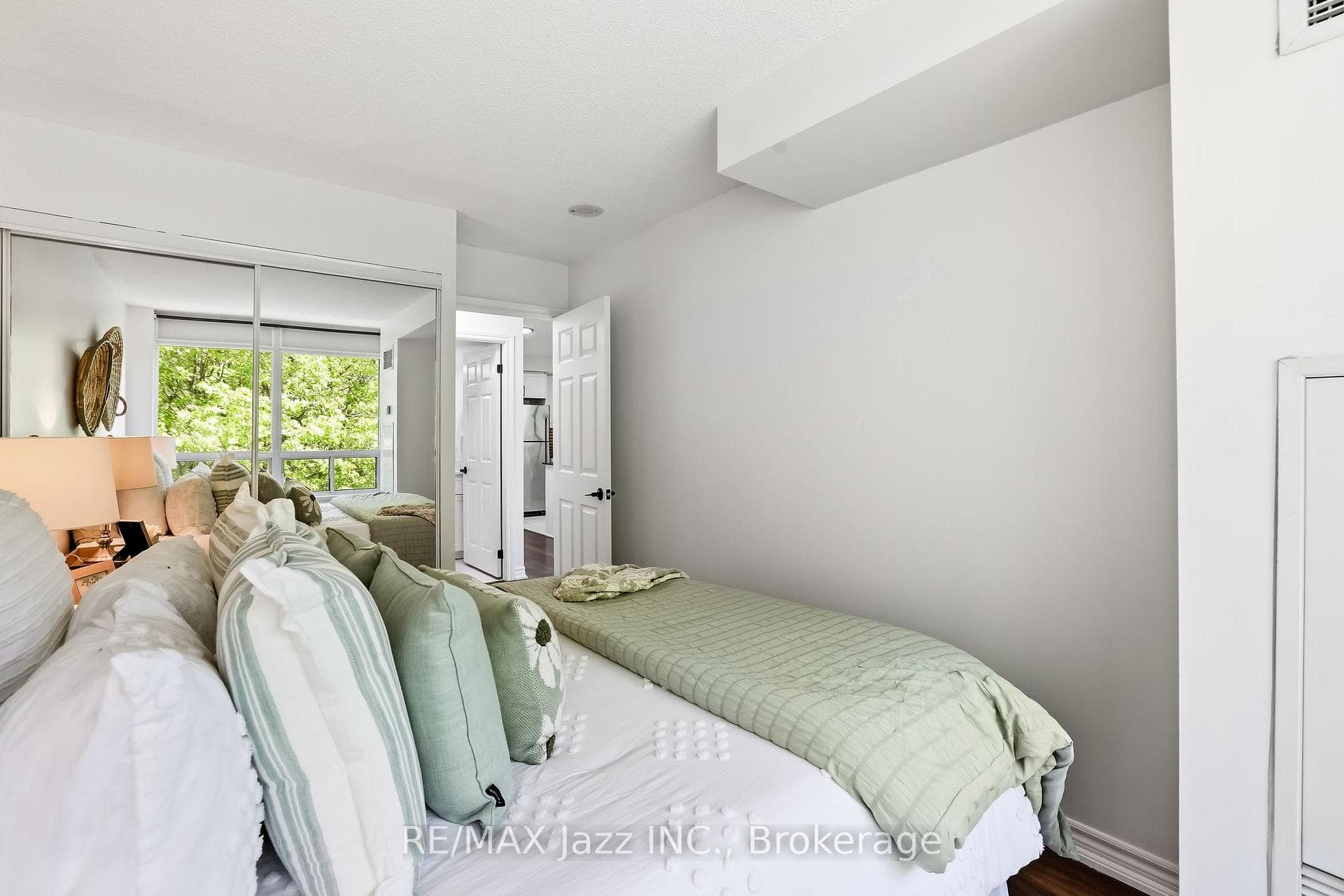 16 Dallimore Circle Unit 307 - Condo photo 29 of 50 in Don Mills / Parkwoods / Victoria Village, Ontario