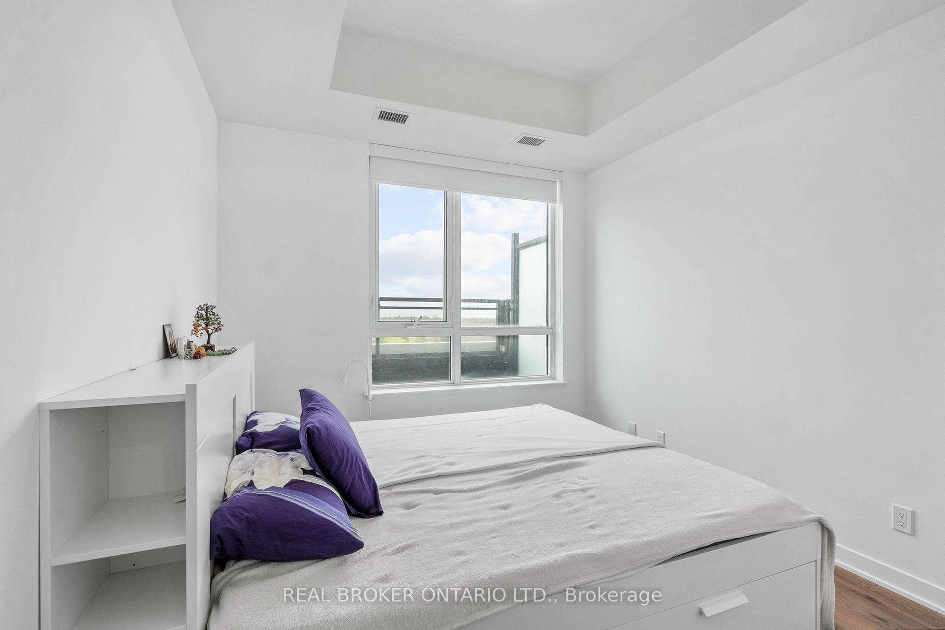 405 Dundast Street Unit 328 - Condo photo 32 of 33 in Oakville, Ontario