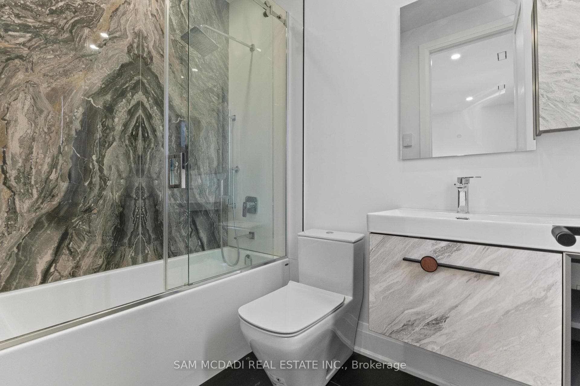 9 Earl Street - Detached photo 26 of 47 in Mississauga, Ontario