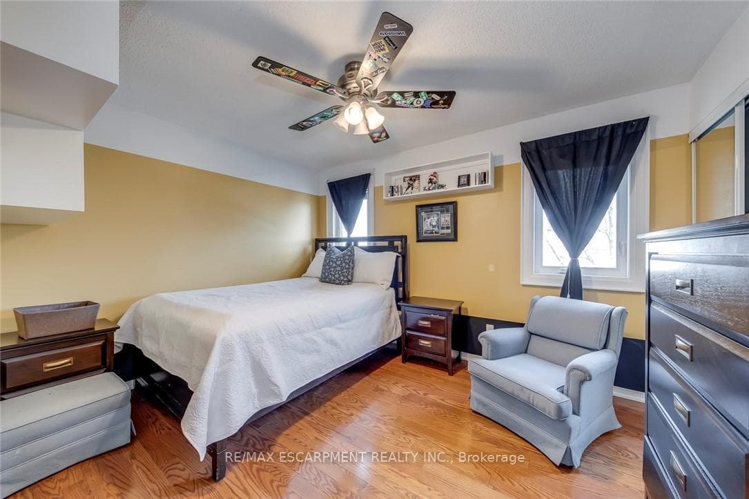 3311 SPRINGVALE Court - Detached photo 33 of 50 in Burlington, Ontario