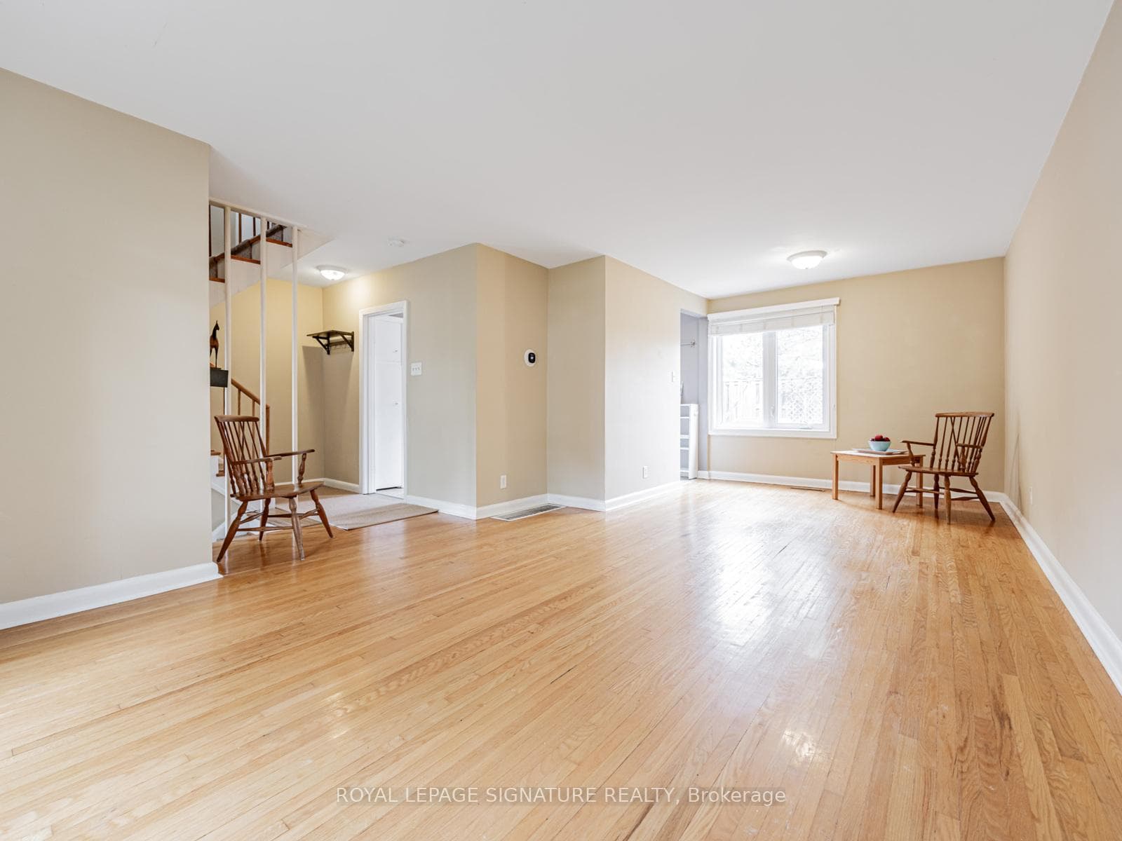 4 Burdock Lane - Condo photo 5 of 32 in Don Mills / Parkwoods / Victoria Village, Ontario