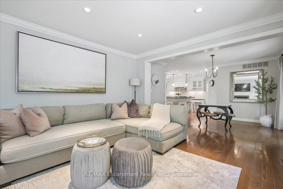 549 Jeanette Drive - Detached photo 23 of 39 in Oakville, Ontario