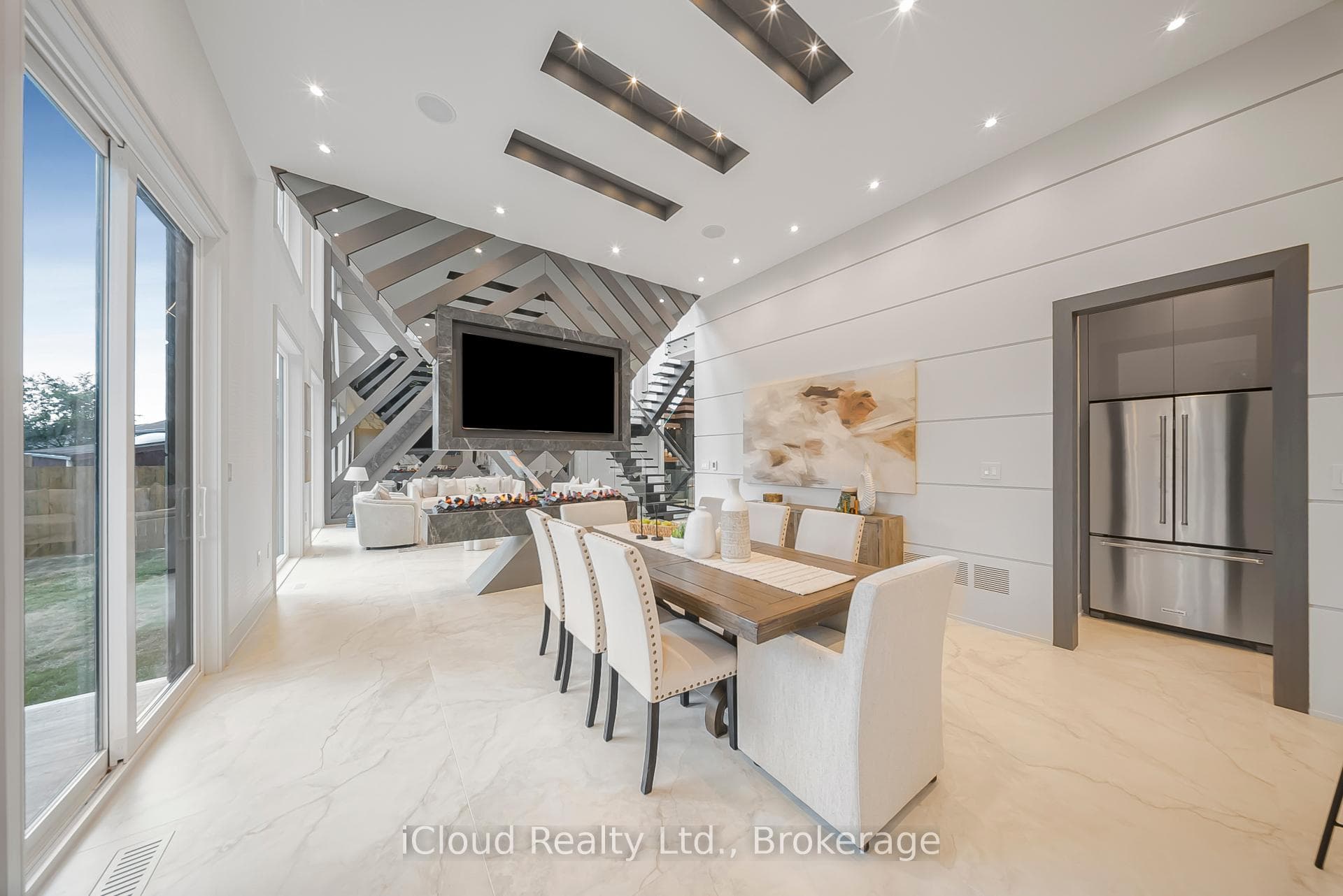 1374 Tansley Drive - Detached photo 10 of 46 in Oakville, Ontario