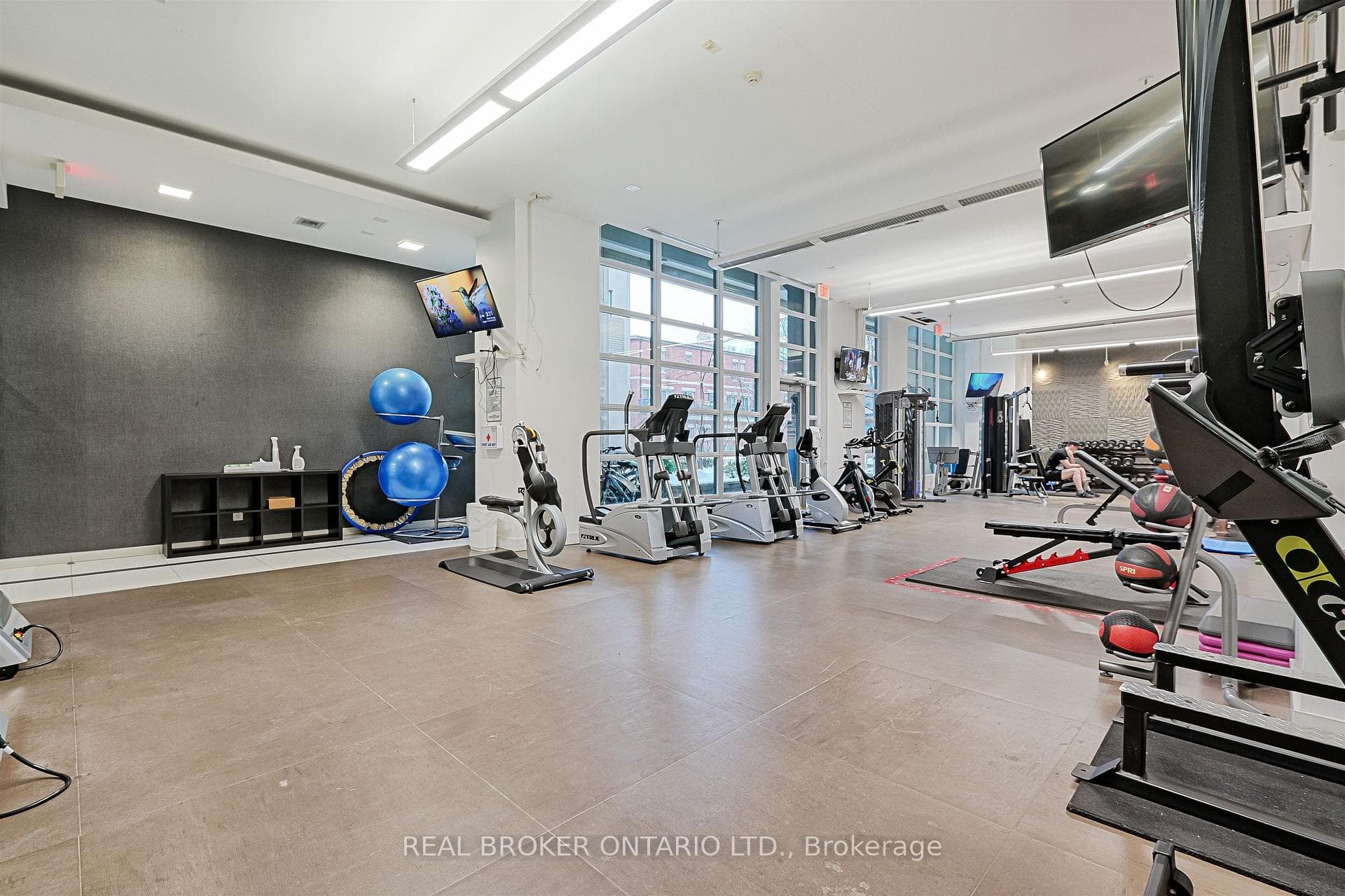 380 Macpherson Avenue Unit 209 - Condo photo 37 of 49 in Annex / Yorkville / Summerhill, Ontario