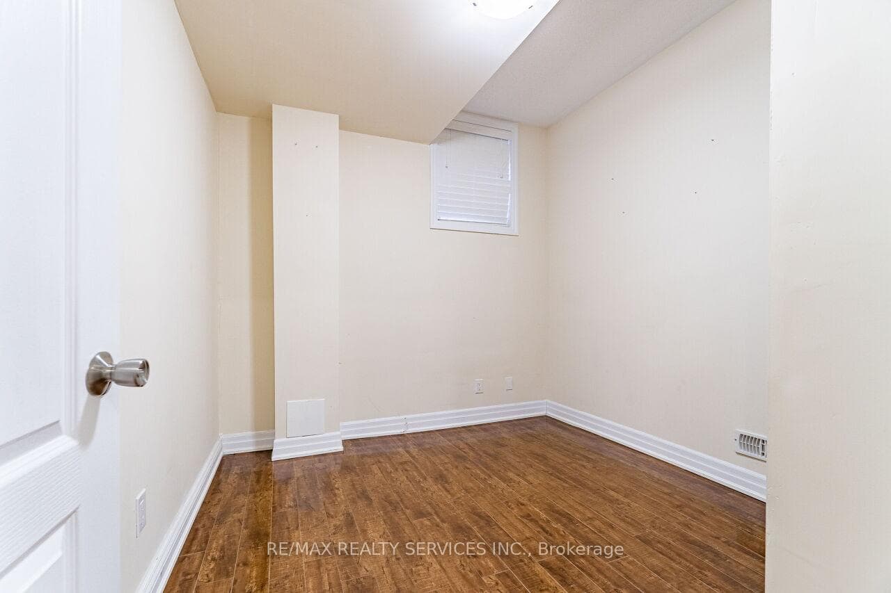 128 Rising Hill Ridge - Detached photo 14 of 18 in Brampton, Ontario
