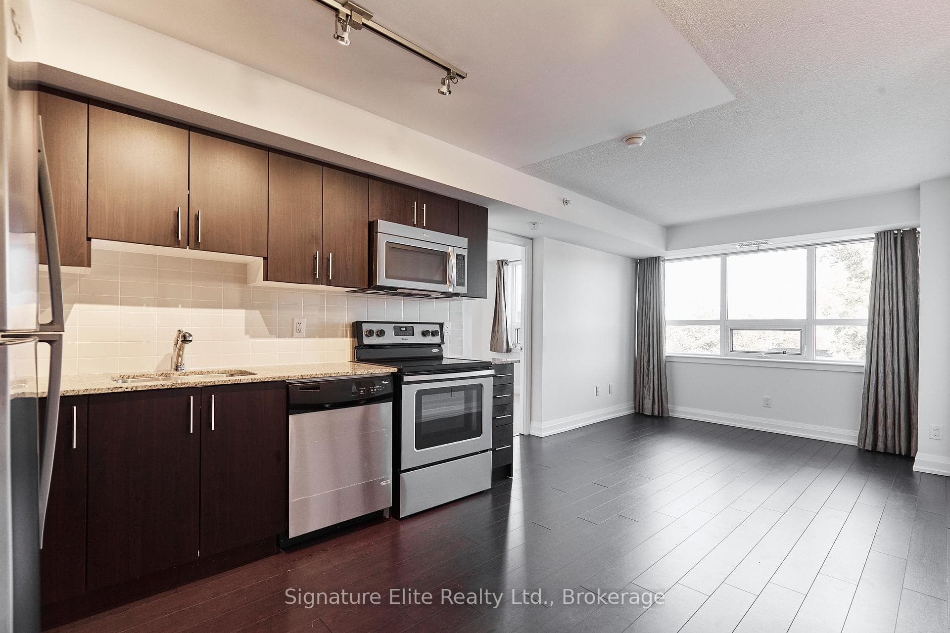 3520 Danforth Avenue Unit 301 - Condo photo 3 of 29 in Birch Cliff / Cliffside, Ontario