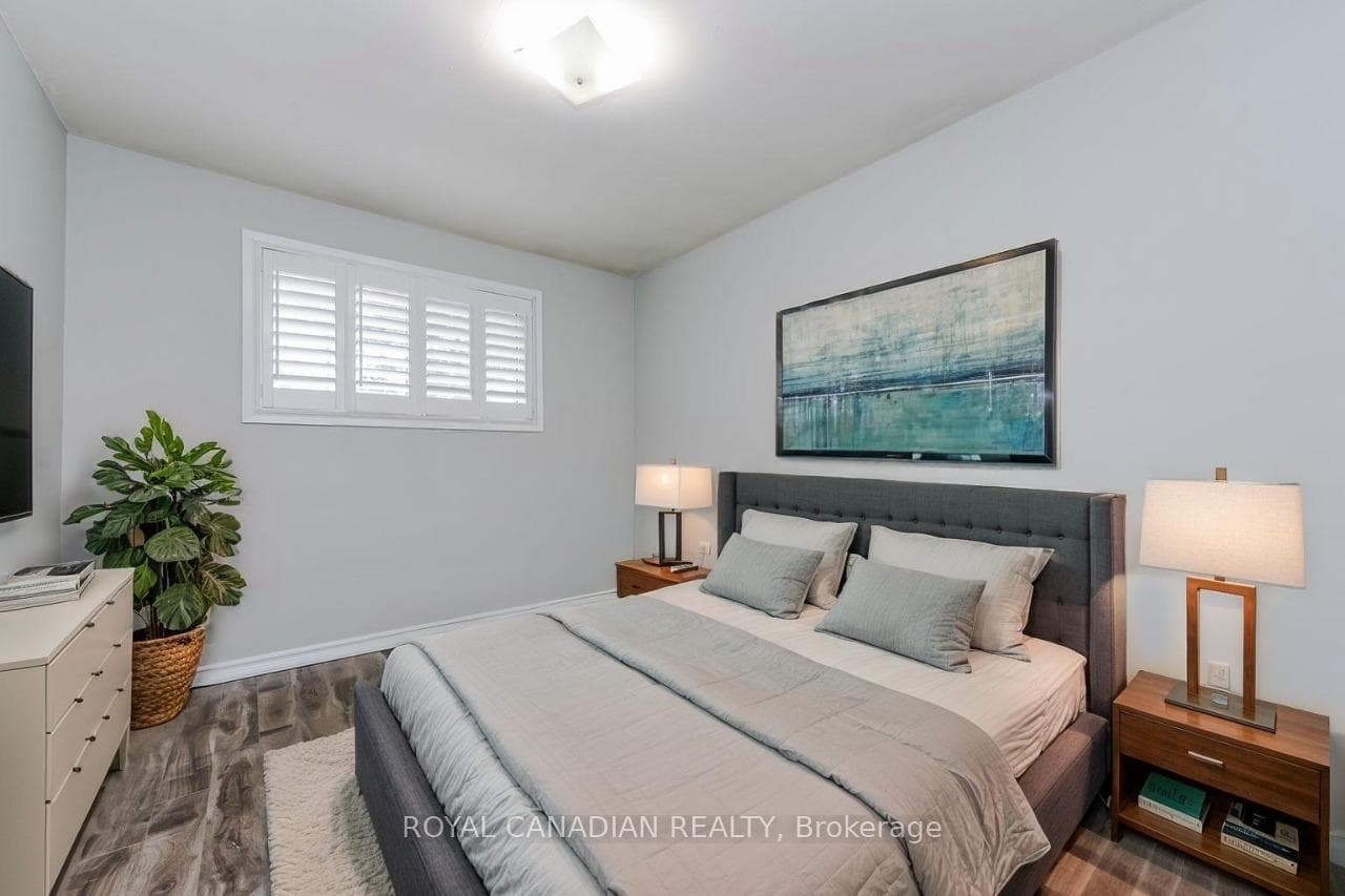 7566 Lockington Crescent - Detached photo 16 of 48 in Mississauga, Ontario