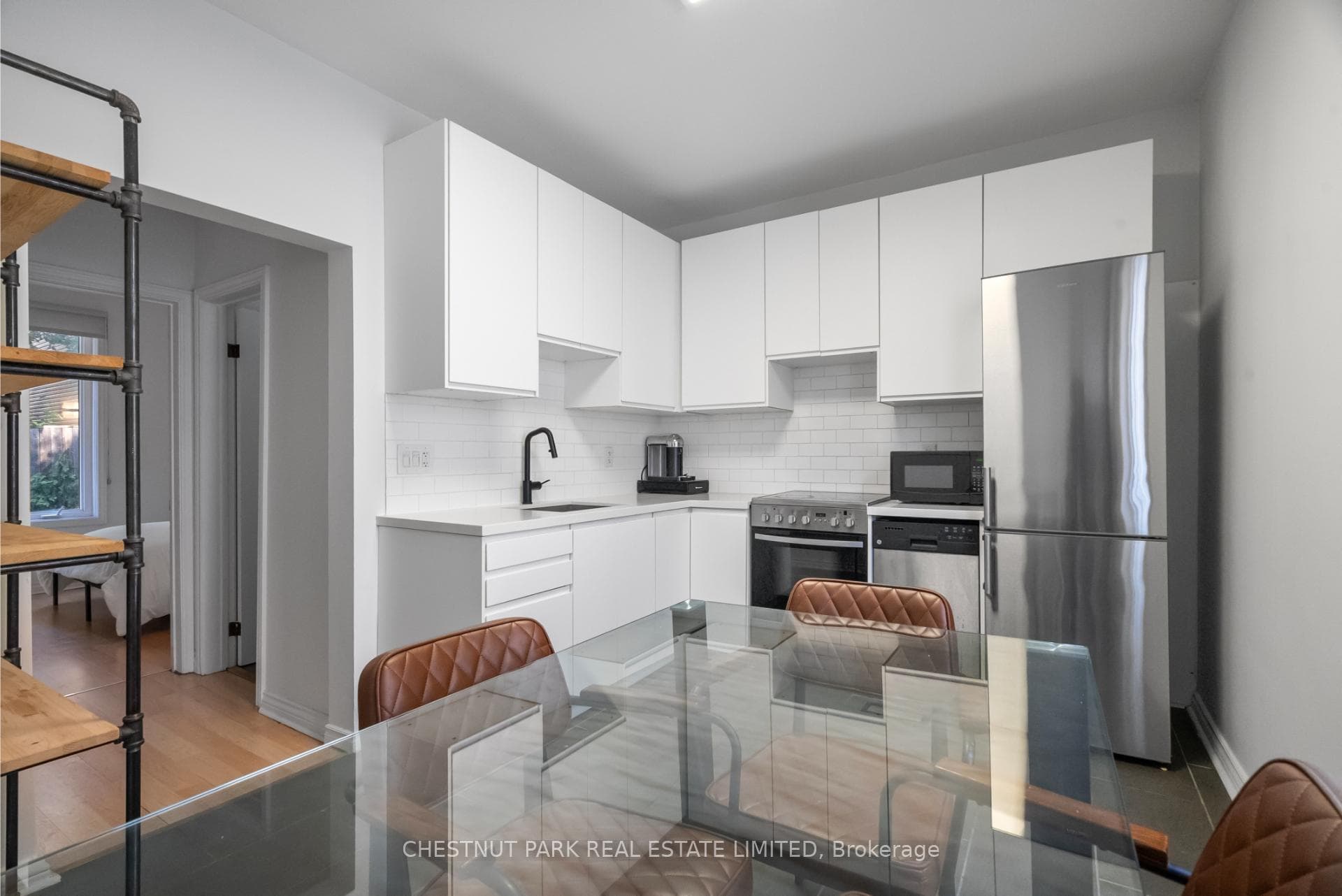 371 Howland Avenue - Multi-Family photo 8 of 41 in Annex / Yorkville / Summerhill, Ontario