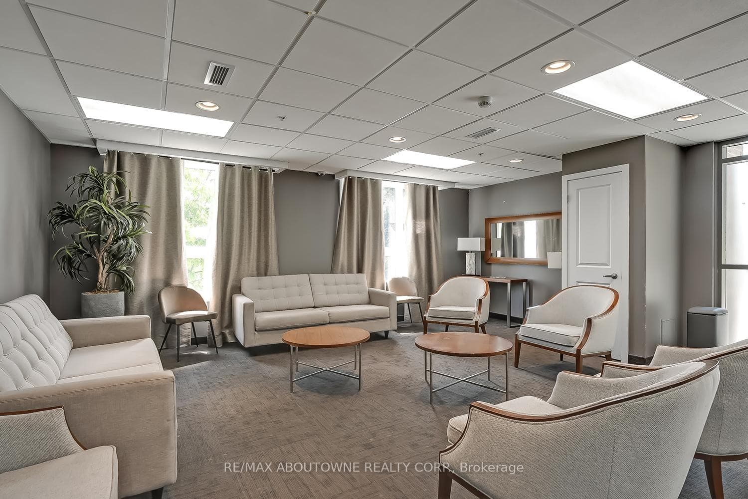 5010 Corporate Drive Unit 116 - Condo photo 23 of 29 in Burlington, Ontario
