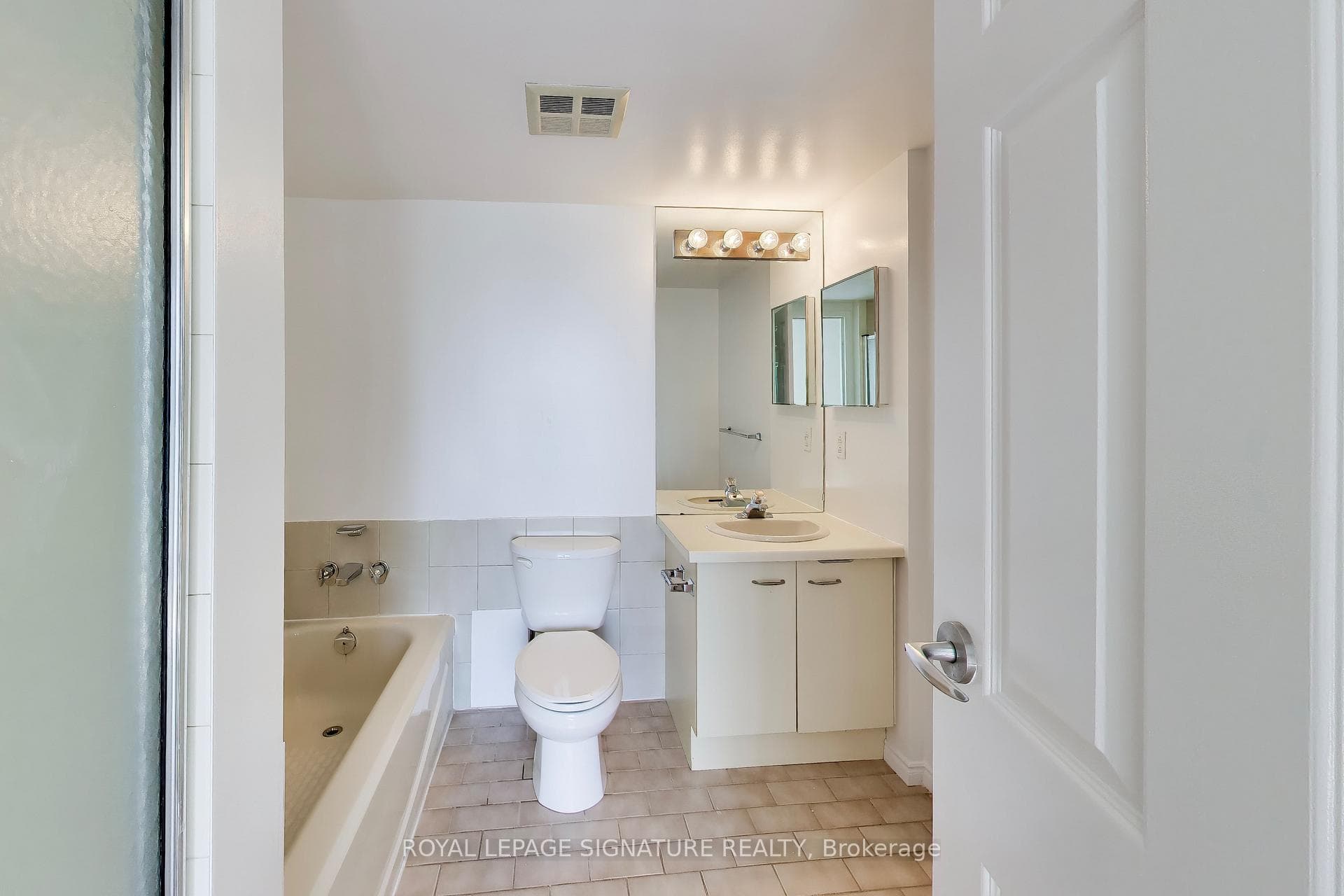 25 The Esplanade N/A Unit 2313 - Condo photo 19 of 32 in Regent Park / Cabbagetown / St. James Town, Ontario