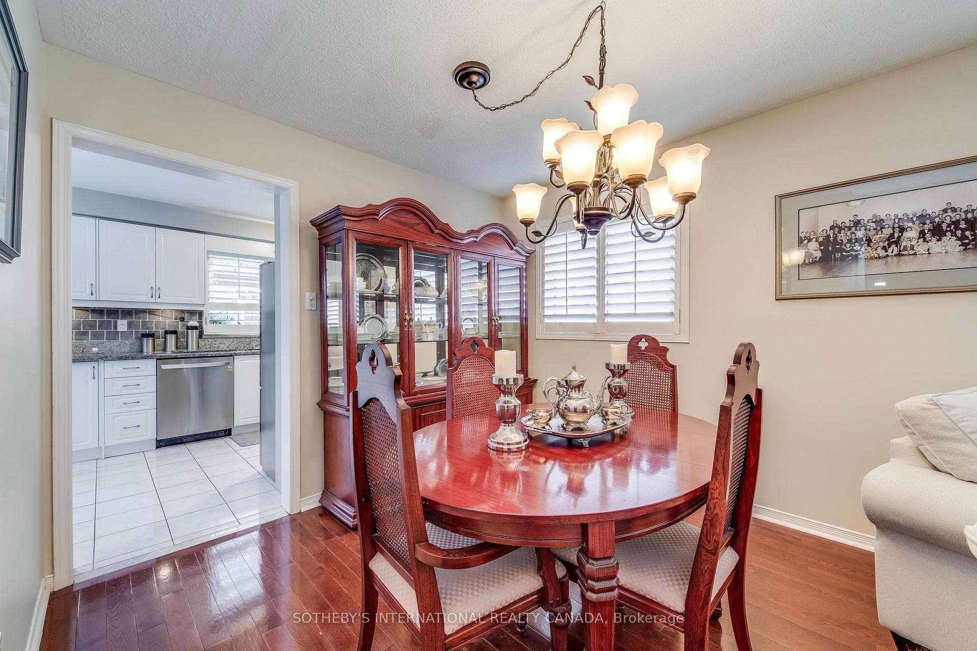 2294 Dale Ridge Drive - Semi-Detached photo 14 of 46 in Oakville, Ontario