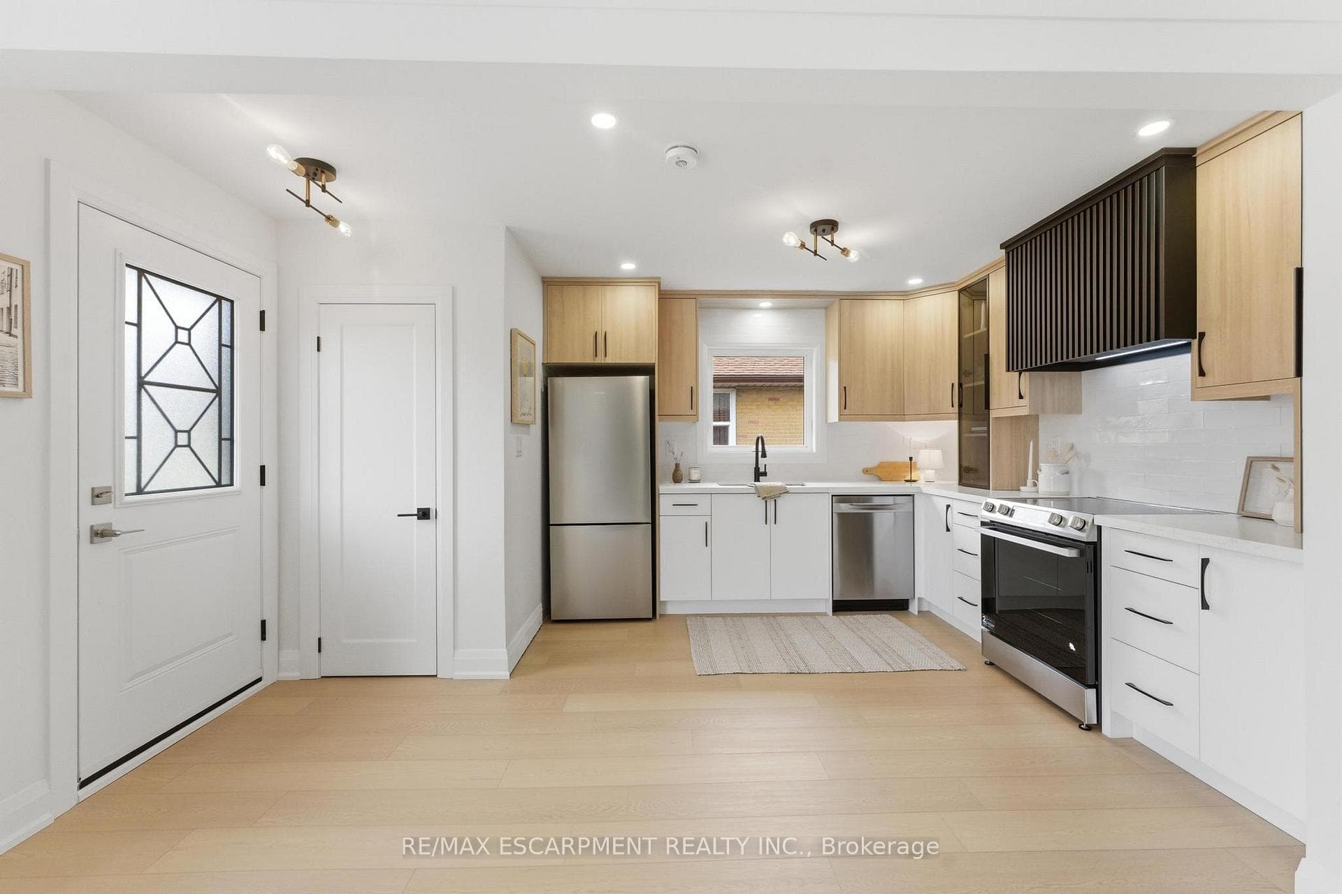 374 East 13th Street - Detached photo 12 of 40 in Hamilton, Ontario