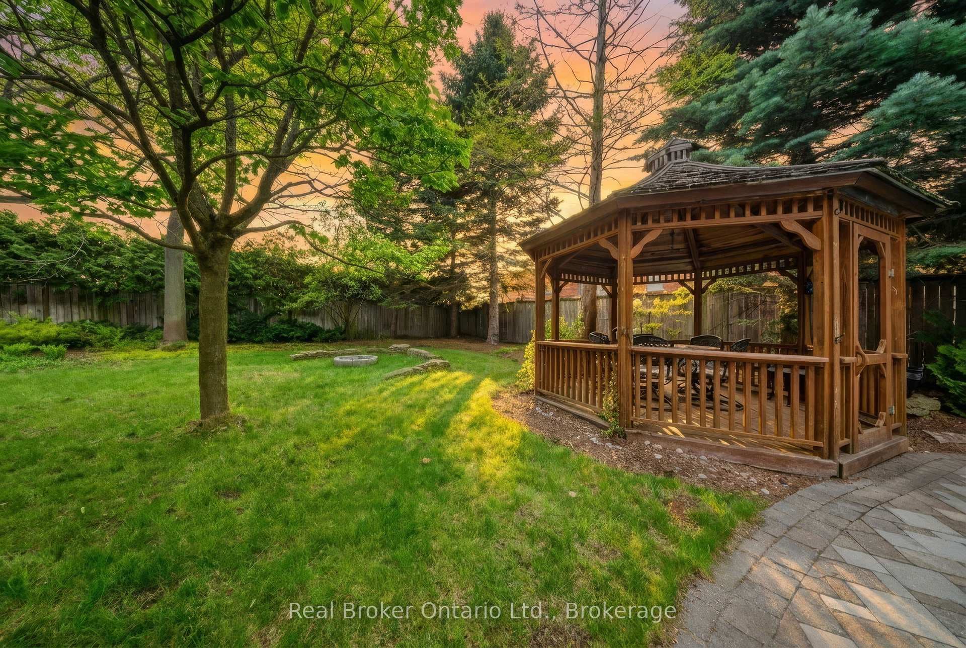 383 North Shore Boulevard - Detached photo 40 of 46 in Burlington, Ontario