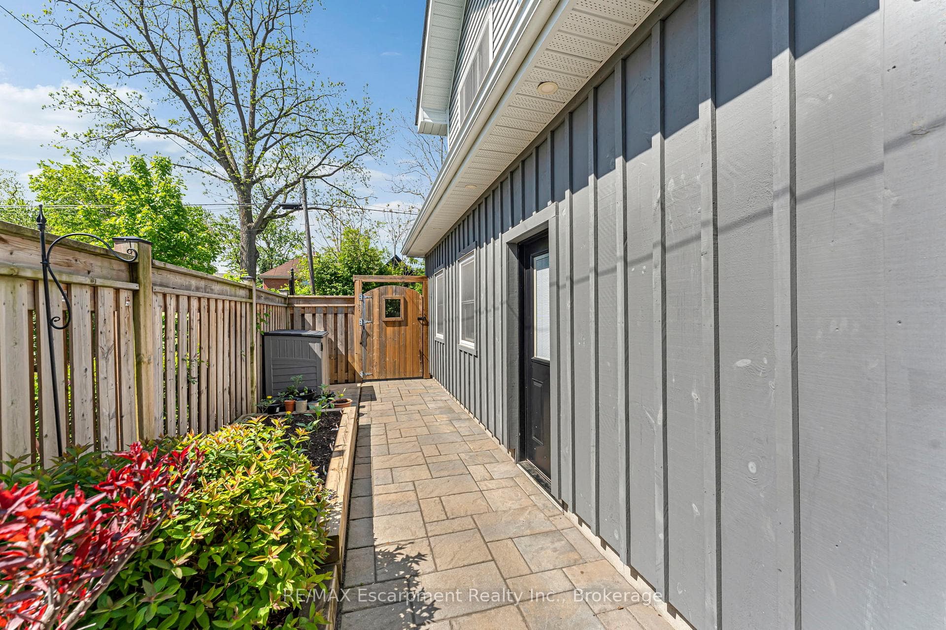 546 HURD Avenue - Detached photo 37 of 46 in Burlington, Ontario