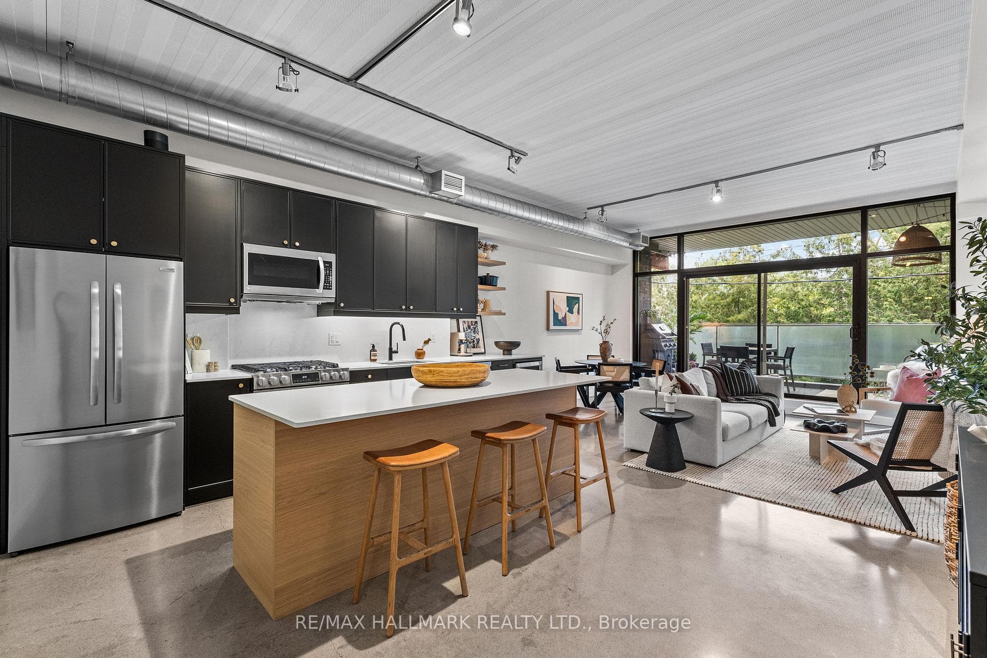 747 Queen Street Unit 202 - Condo photo 1 of 24 in Riverdale / Leslieville, Ontario