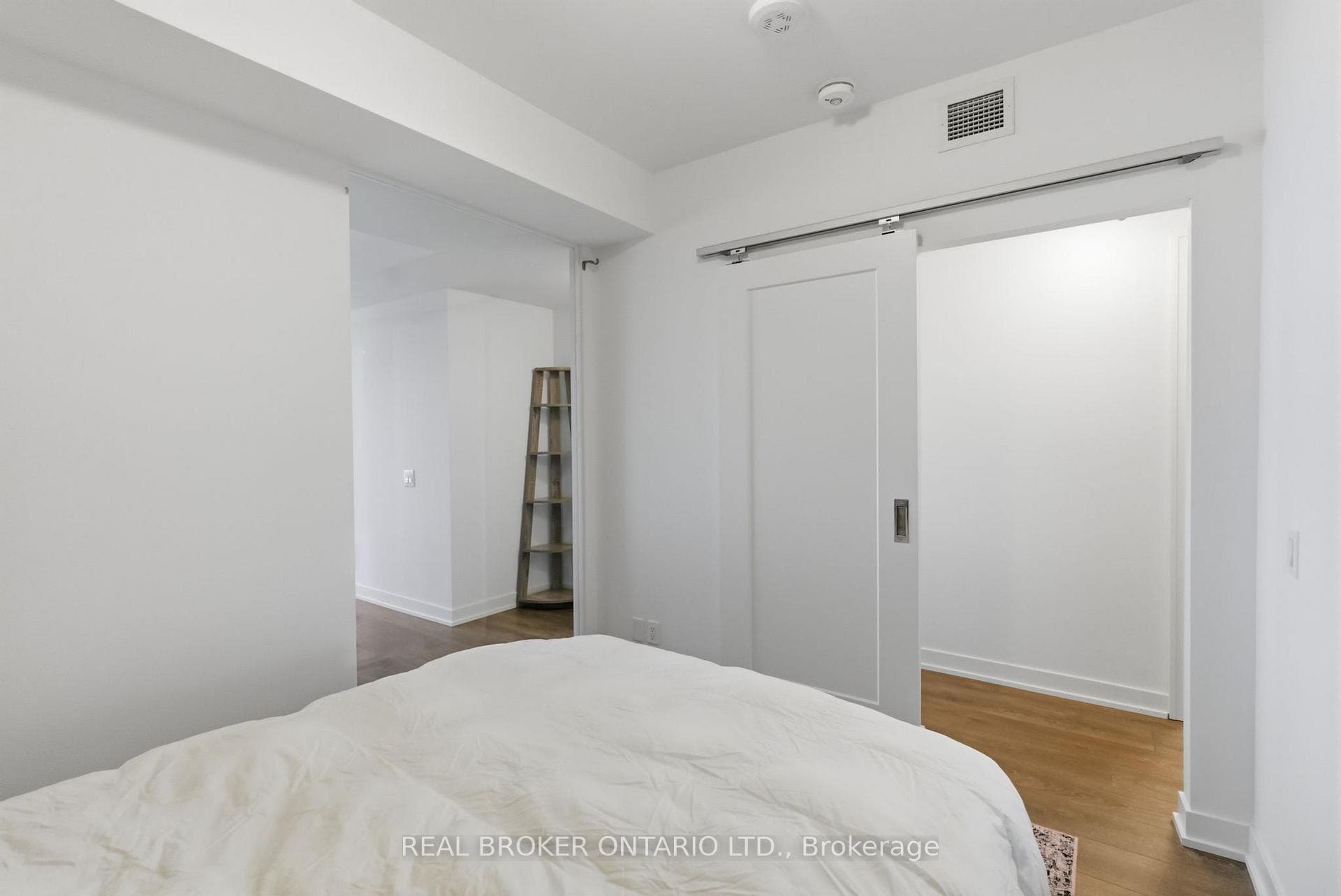 2 Manderley Drive Unit 912 - Condo photo 13 of 47 in Birch Cliff / Cliffside, Ontario