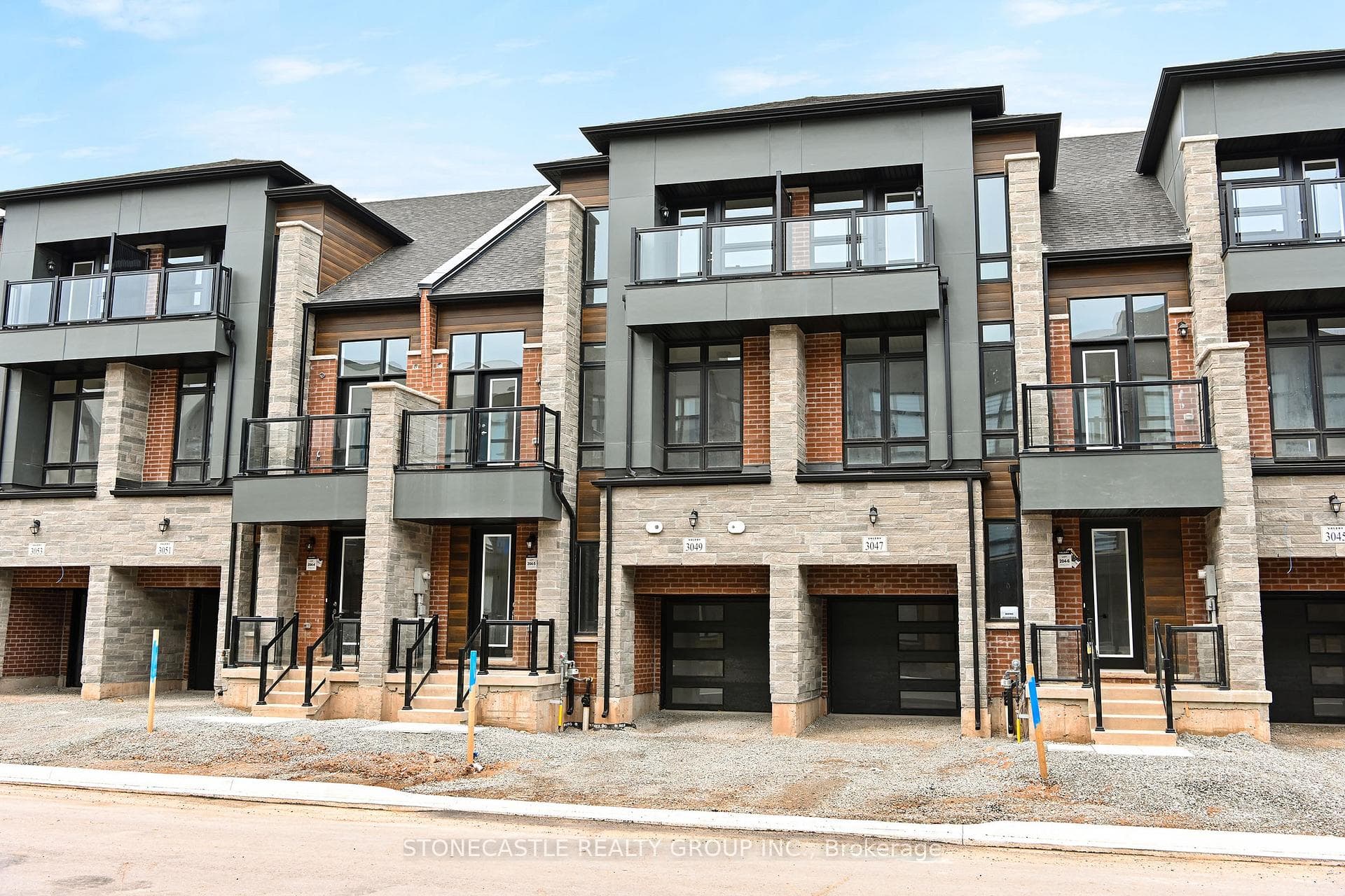 3049 Perkins Way - Townhouse for sale in Old Oakville, Ontario