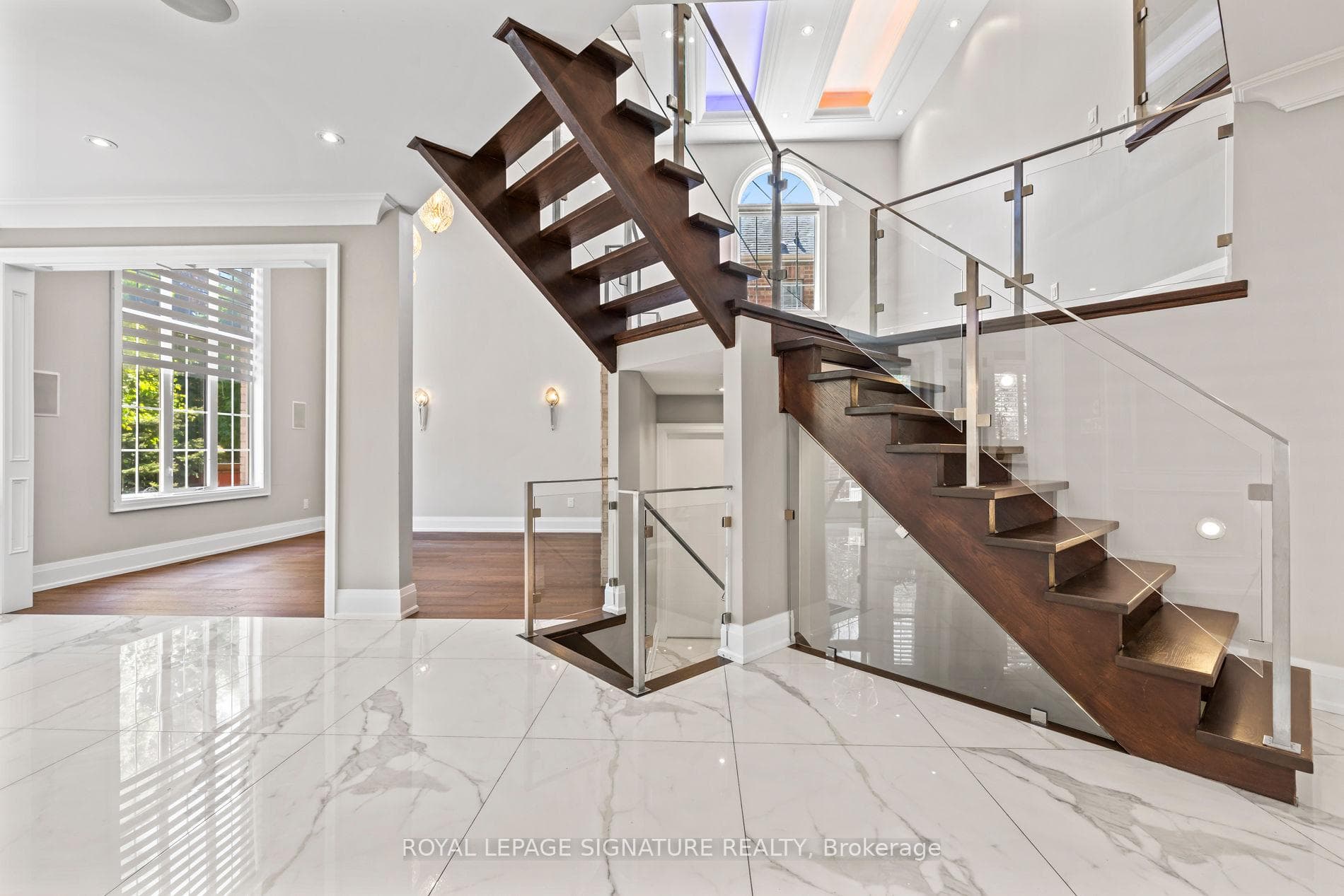 2480 Upper Valley Crescent - Detached photo 16 of 50 in Oakville, Ontario