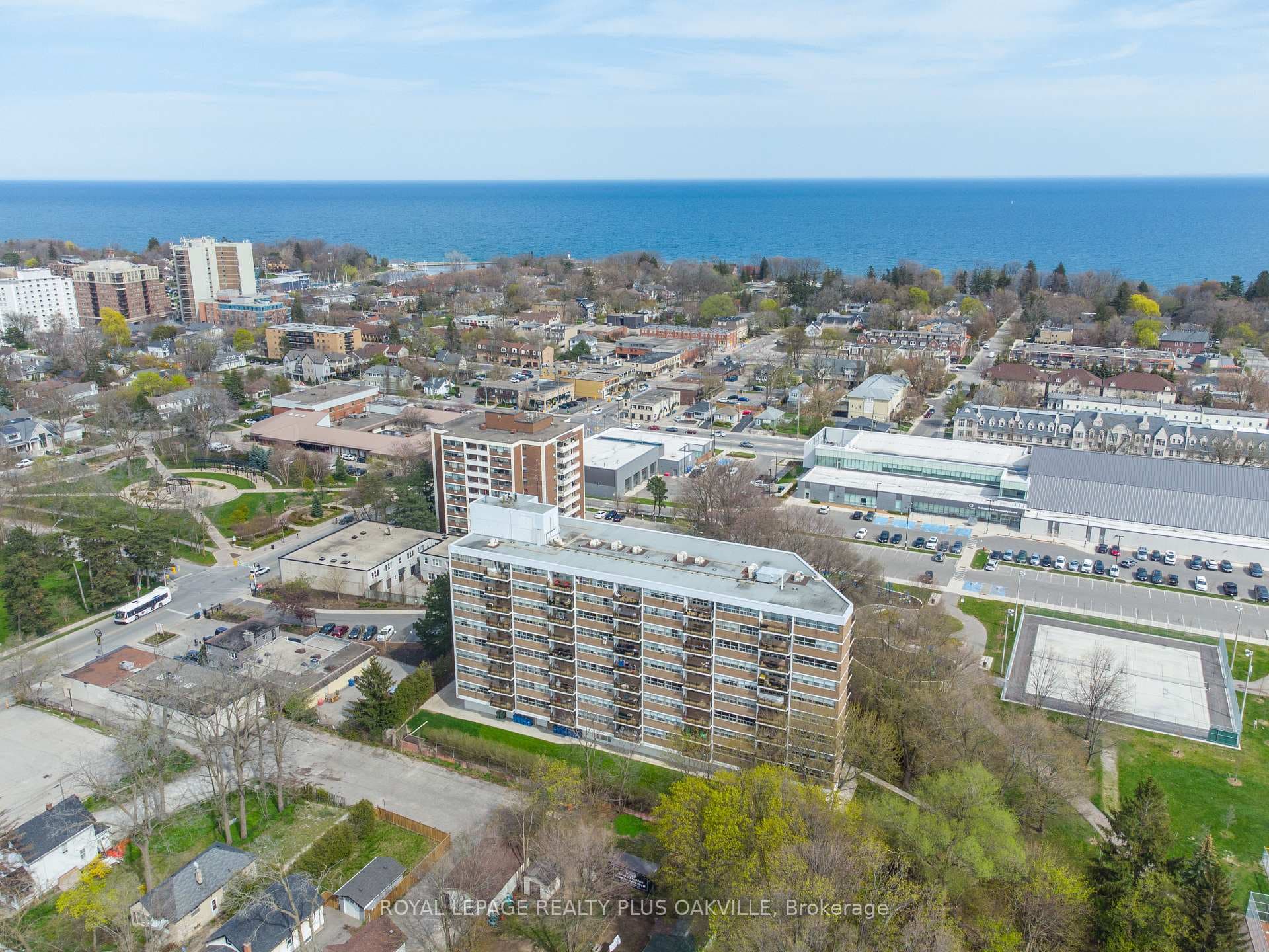 212 Kerr Street Unit 909 - Condo photo 2 of 33 in Oakville, Ontario