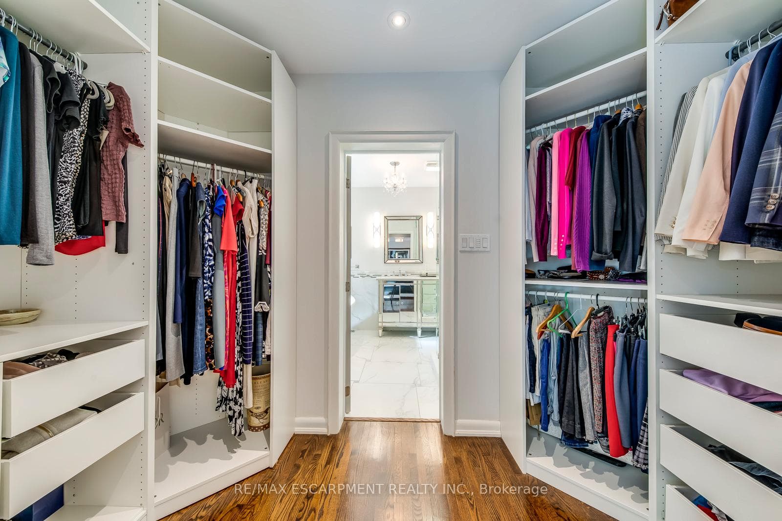 4306 Lakeshore Road - Detached photo 17 of 45 in Burlington, Ontario