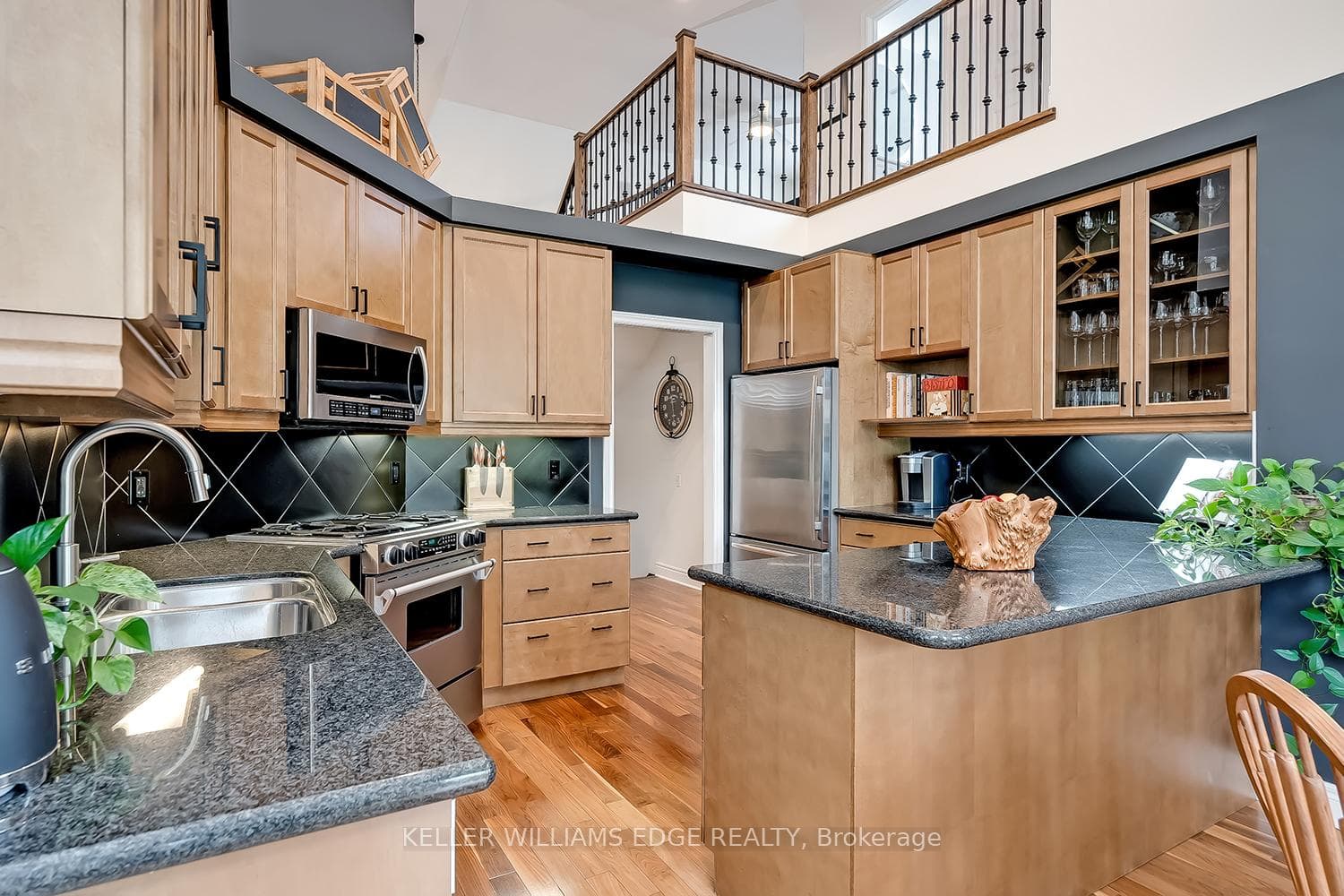 4285 Couples Crescent - Detached photo 13 of 46 in Burlington, Ontario